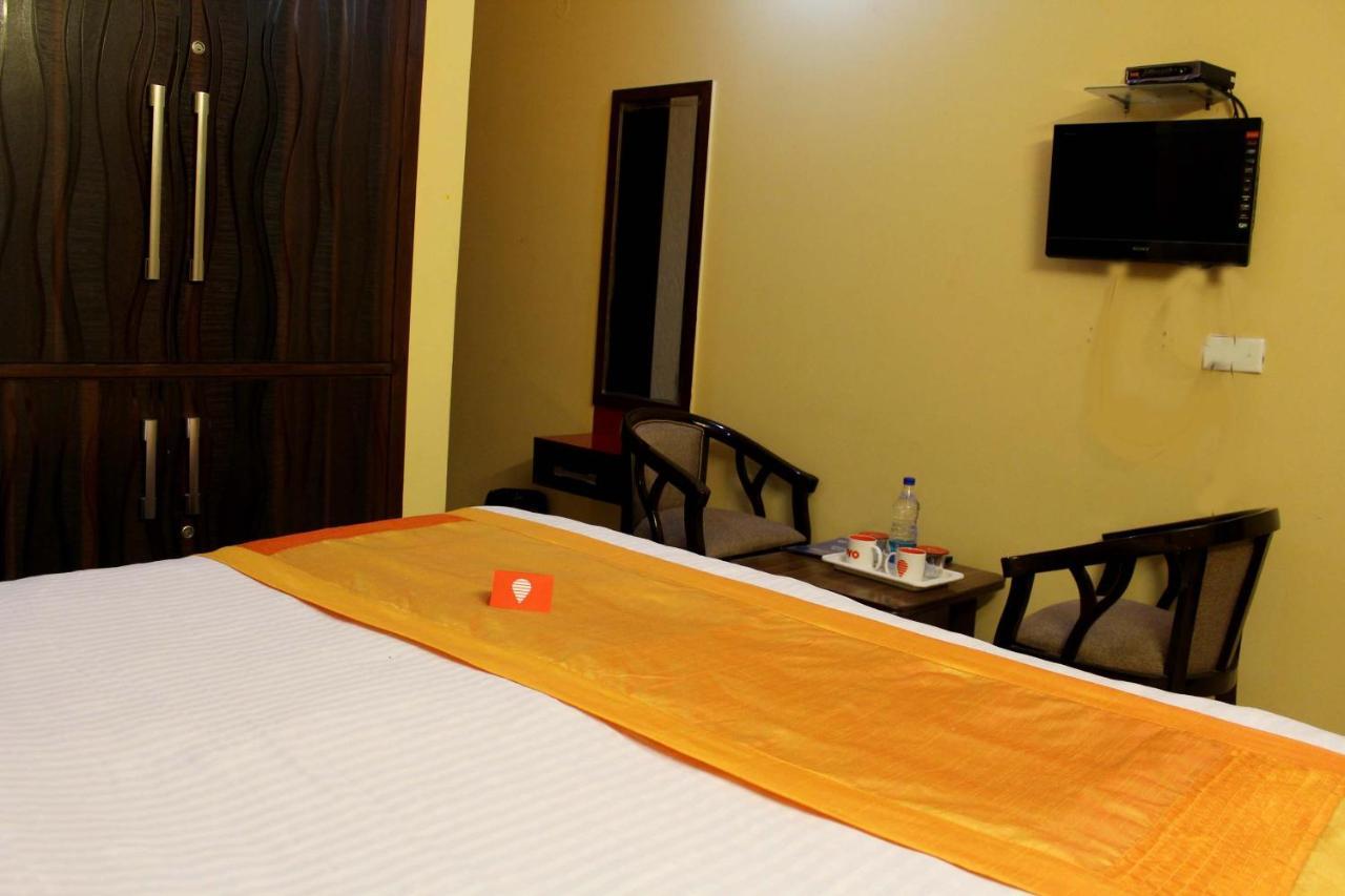 Oyo Prachi Near Gtb Nagar Metro Station 3*