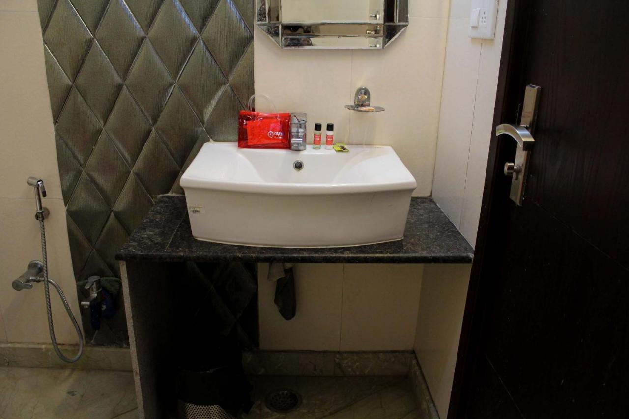 Oyo Prachi Near Gtb Nagar Metro Station 3*