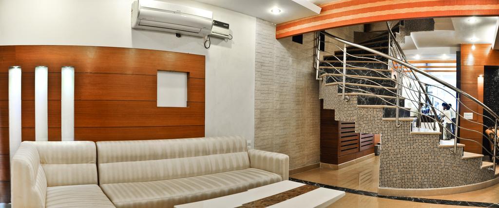 Hotel Vanson - Near Connaught Place
