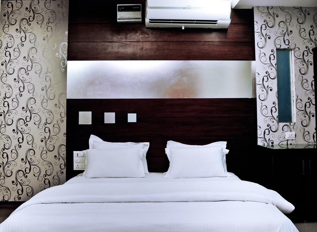 Hotel Vanson - Near Connaught Place New Delhi