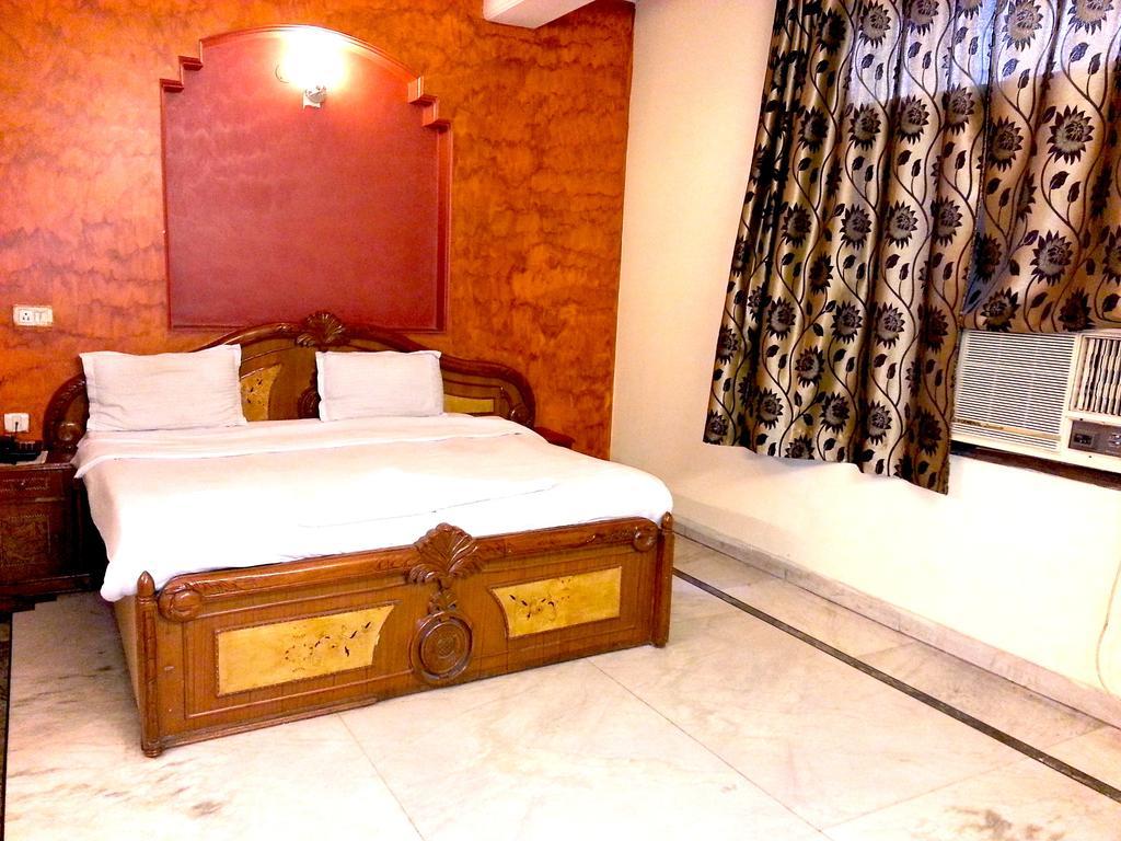 Hotel Baba Continental New Delhi