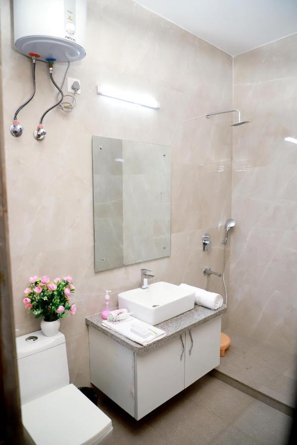 Apartment Fortune Service 3bhk,e-28, Saket 2b New Delhi