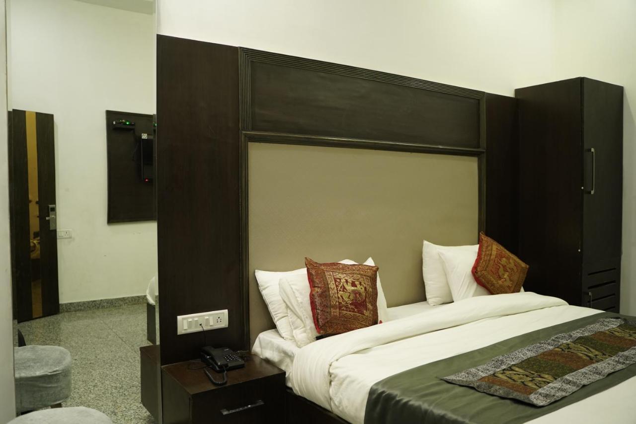 Hotel Anand Empire Near Railway Station