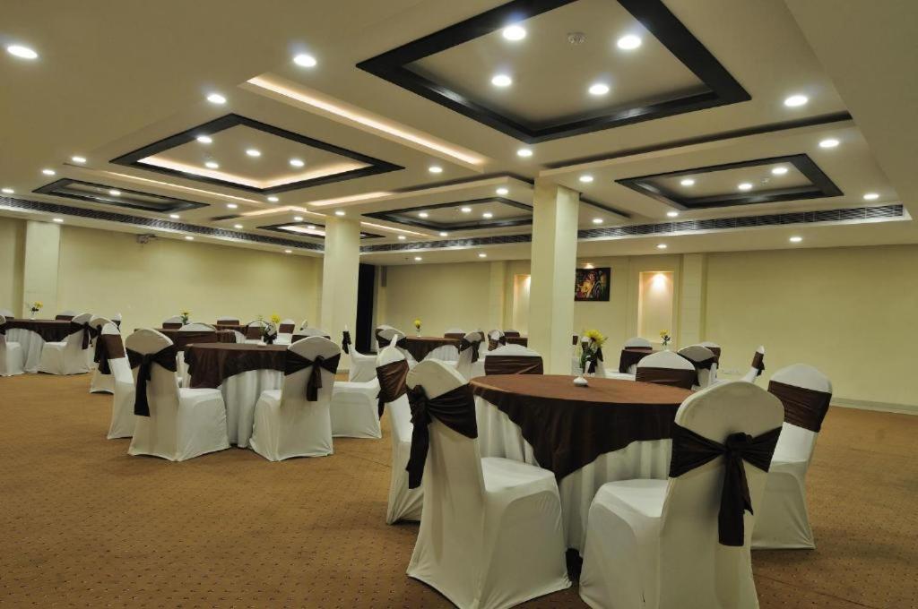 Hotel The Grand Orion - Greater Kailash