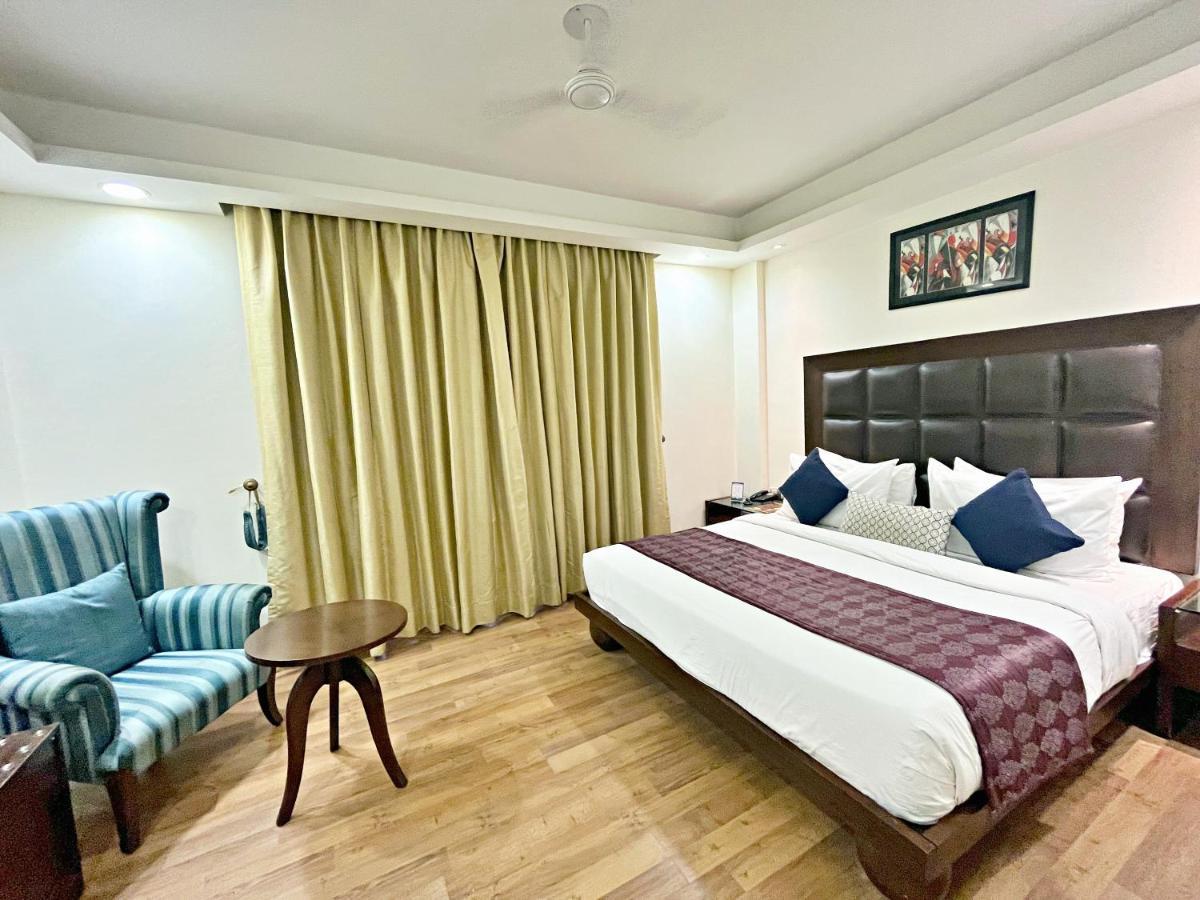 The Grand Orion - Kailash Colony Hotel