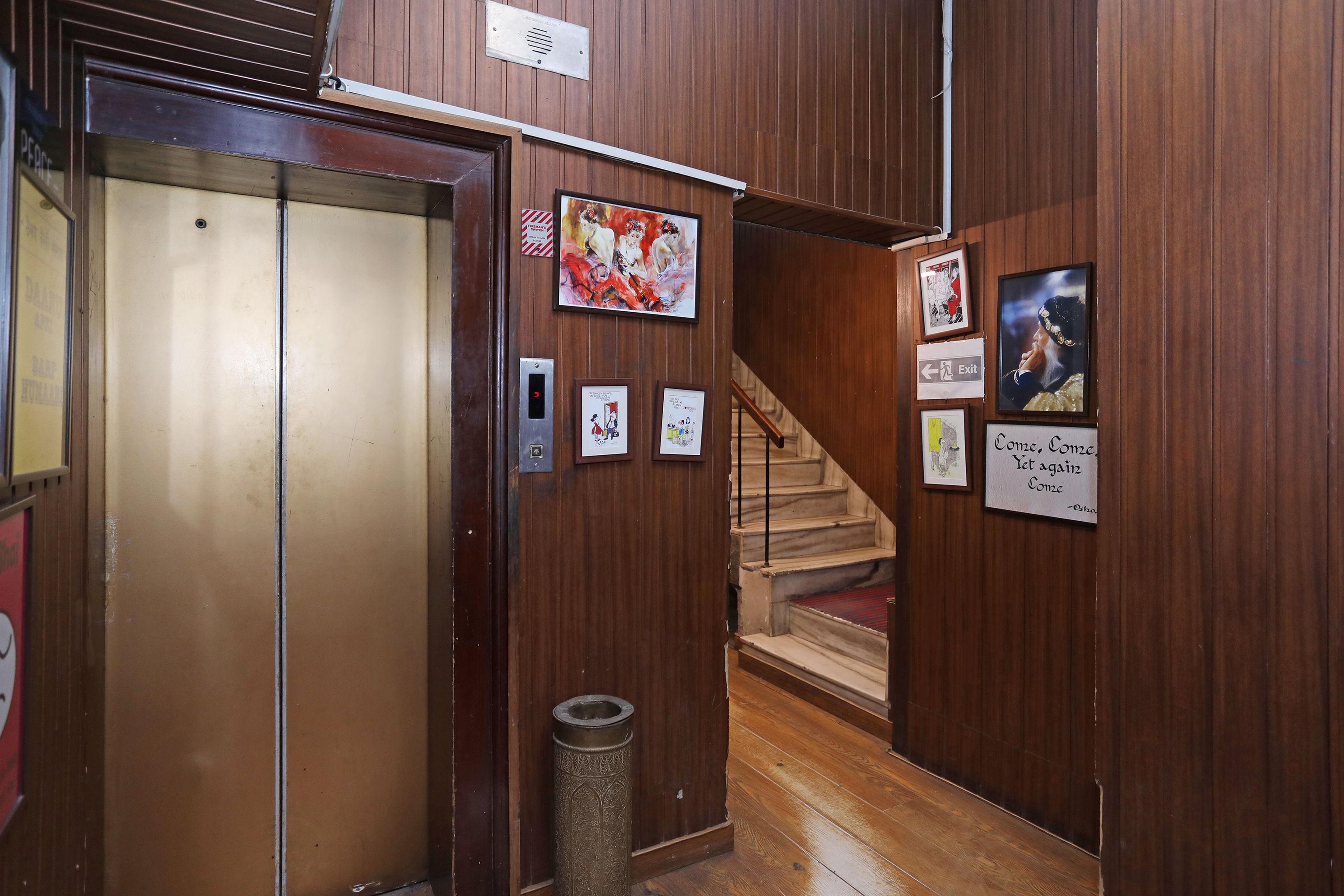 Hotel Collection O Hamilton New Delhi