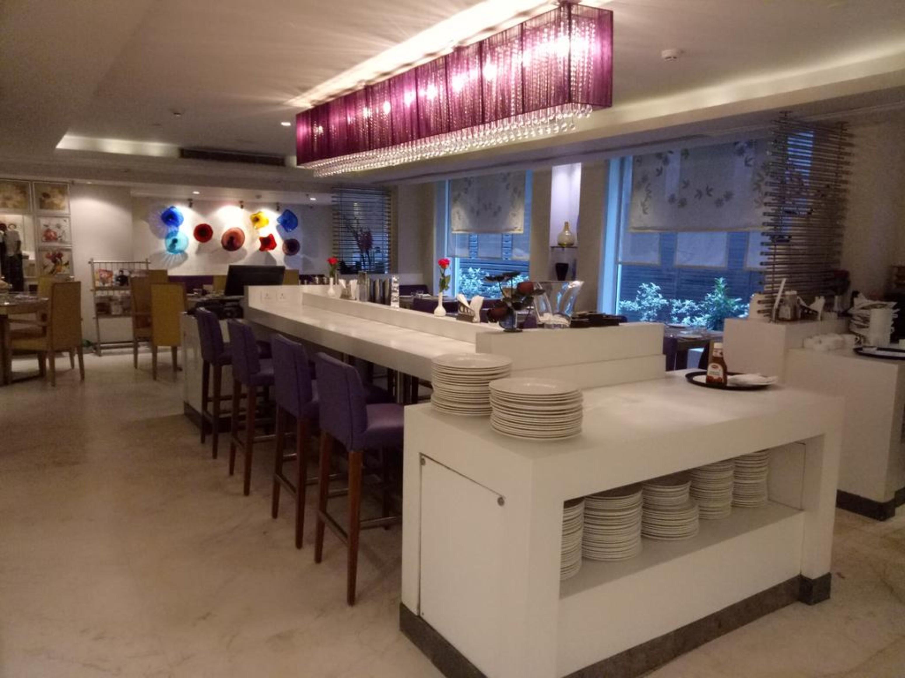 The Ashtan Sarovar Portico 4*