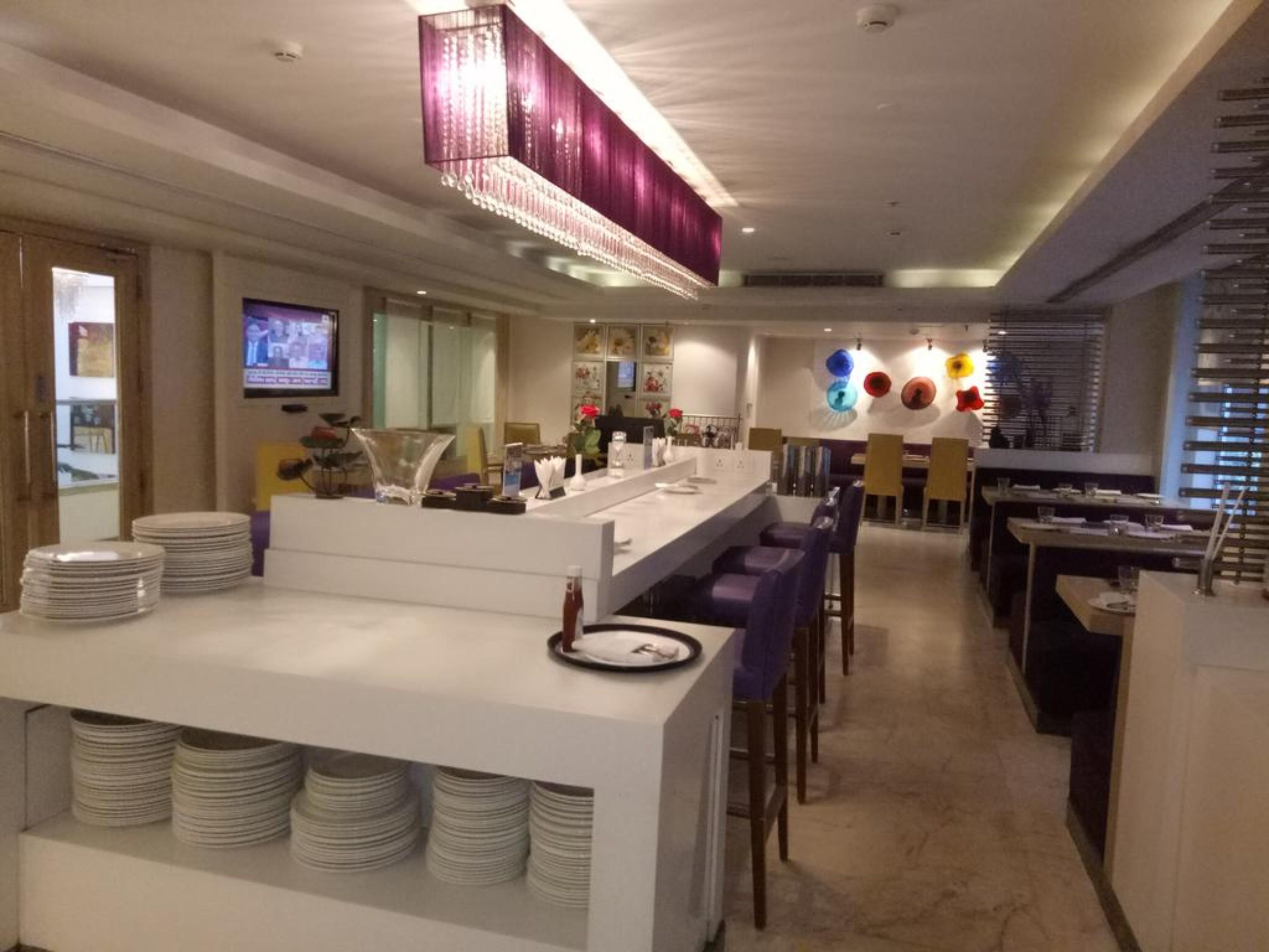 The Ashtan Sarovar Portico 4*