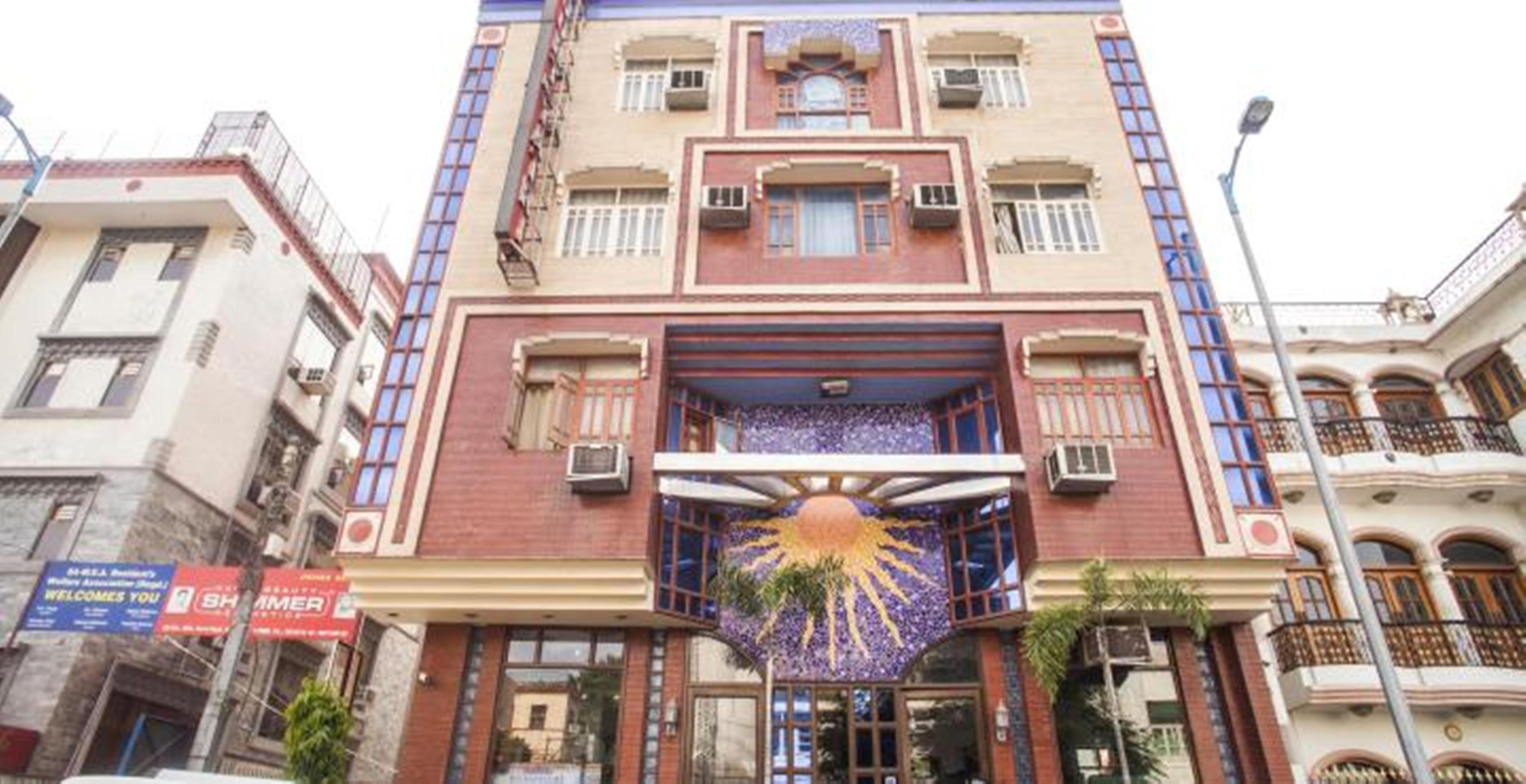 Hotel The Suncourt Yatri 3*