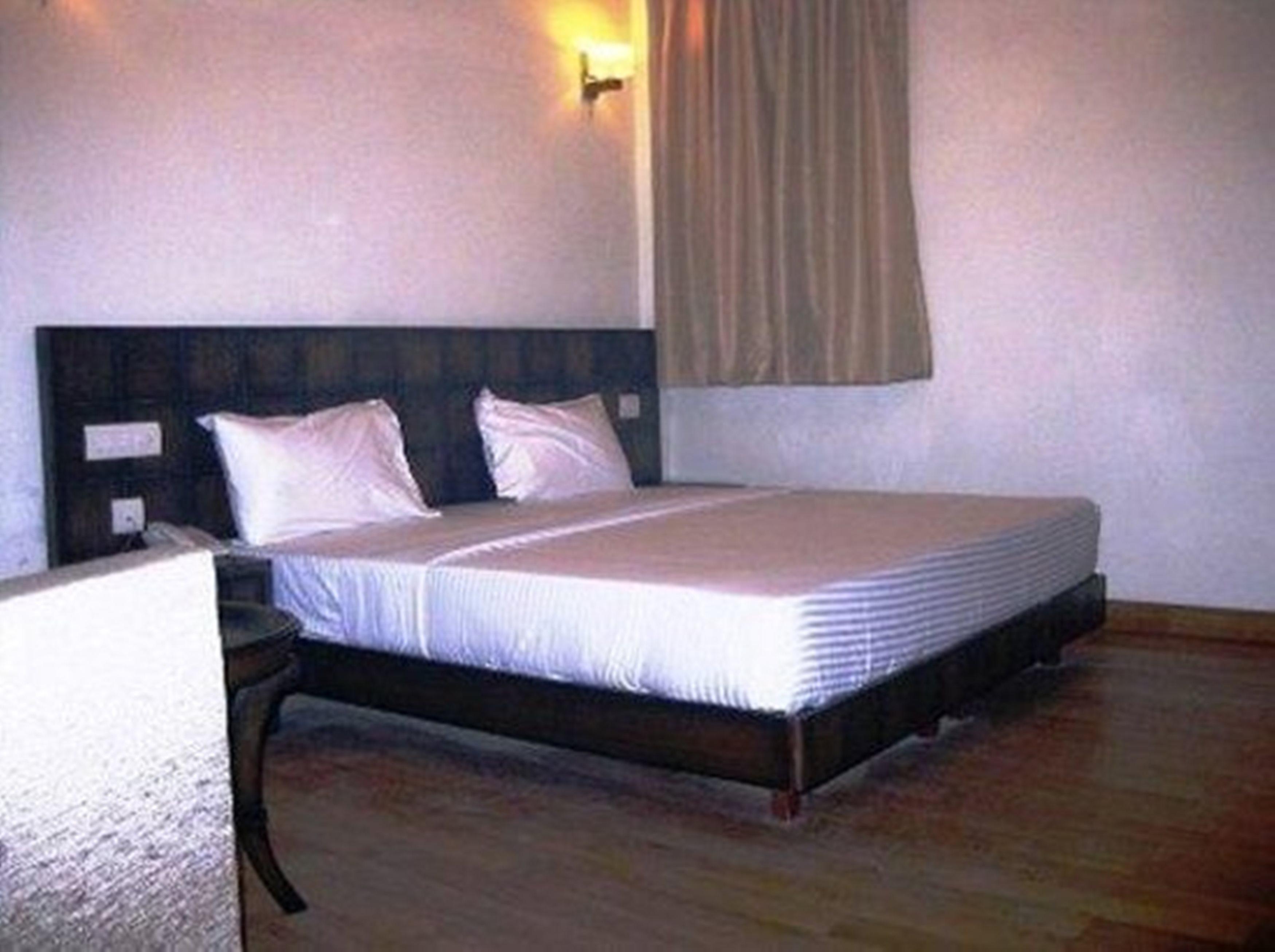 Hotel Suncourt Corporate New Delhi