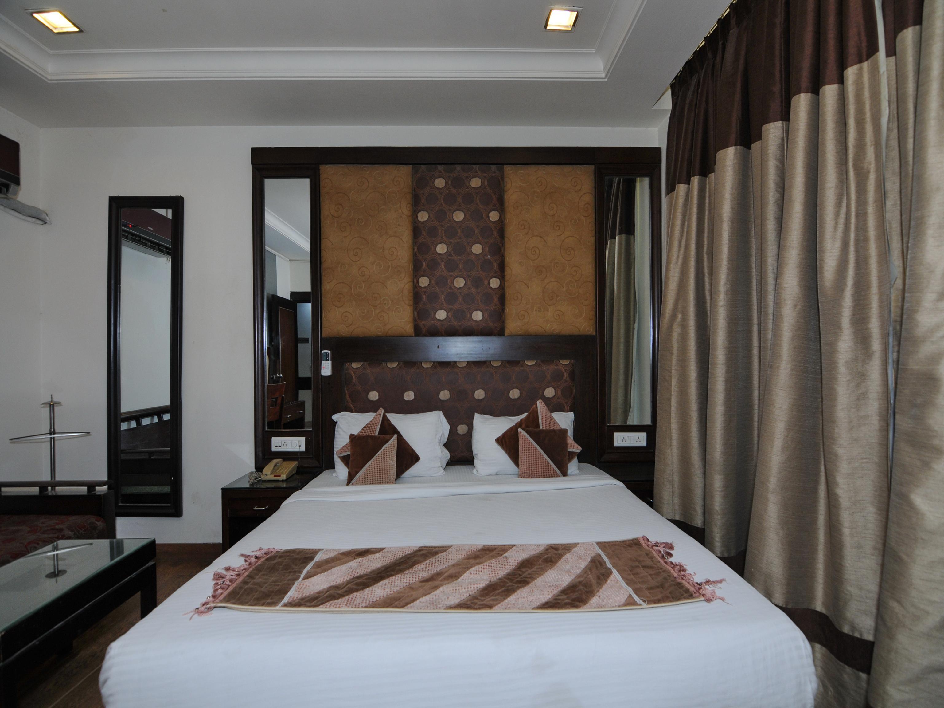 Hotel Oyo 6845 The Grand