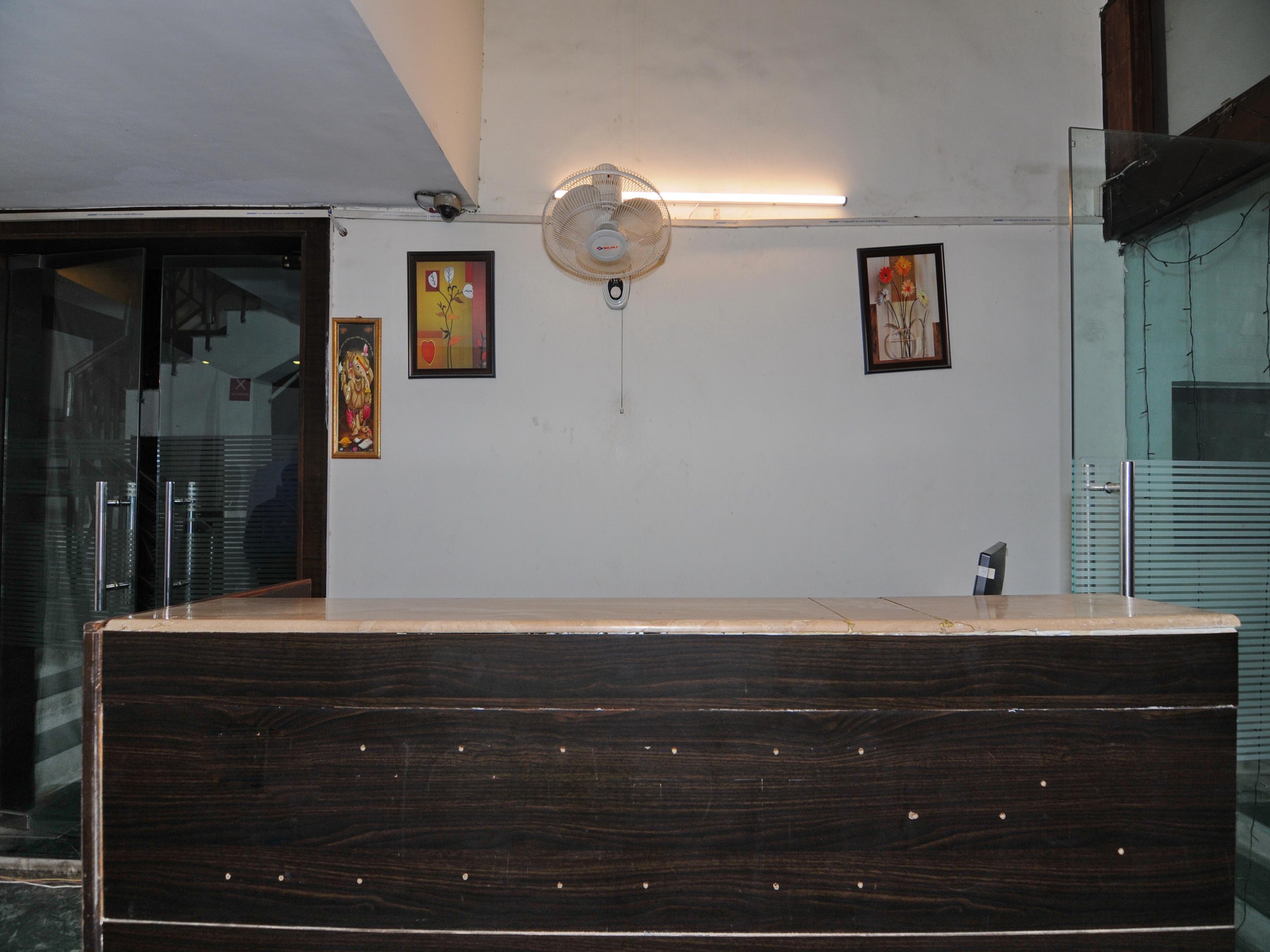 Oyo 6845 The Grand Hotel New Delhi