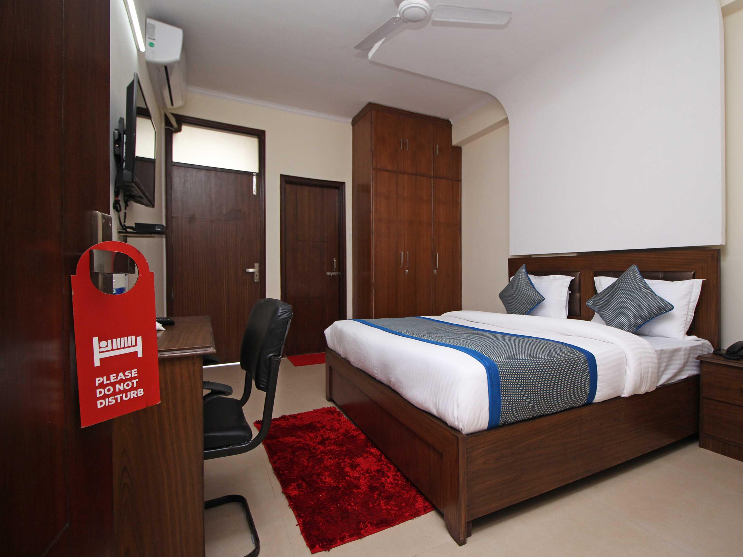 O Surya Palace 3* New Delhi