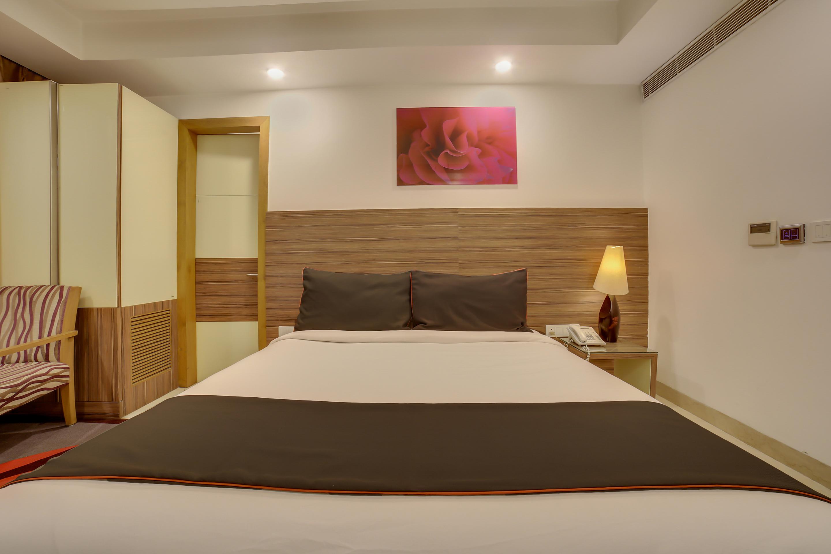Hotel Townhouse Oak Safdarjung New Delhi