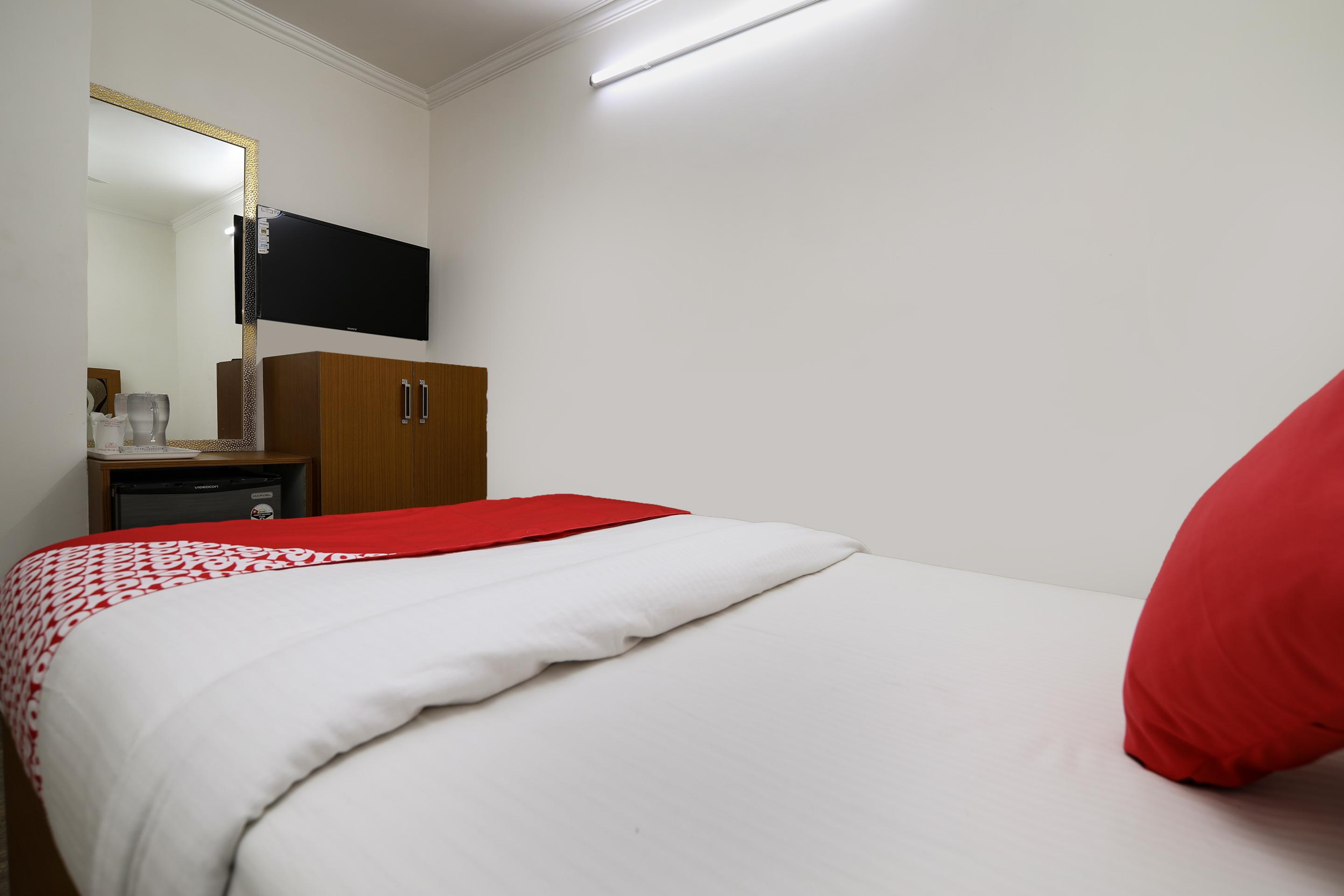 Hotel Street 3*