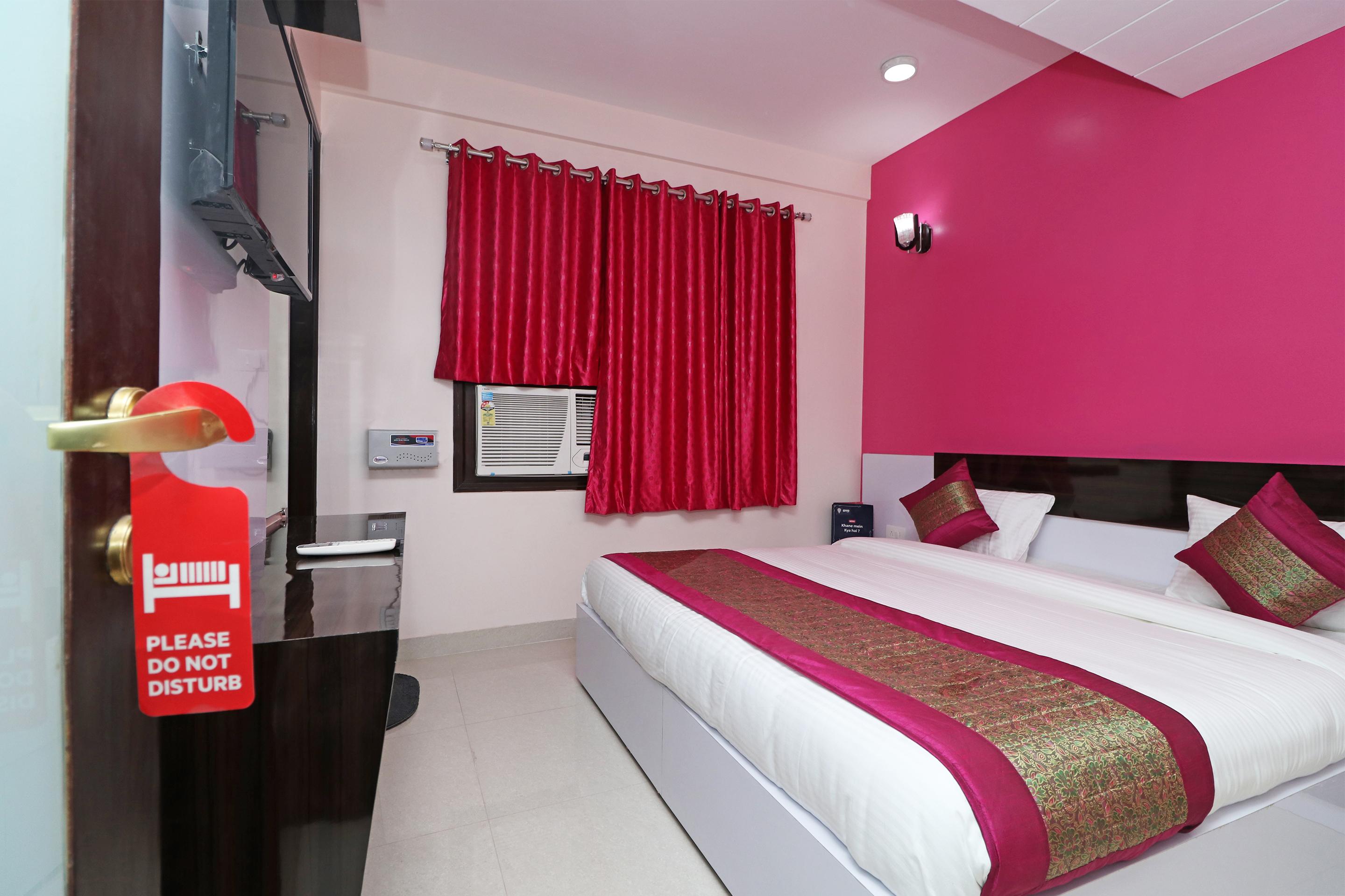 Oyo 12675 Star Hotel