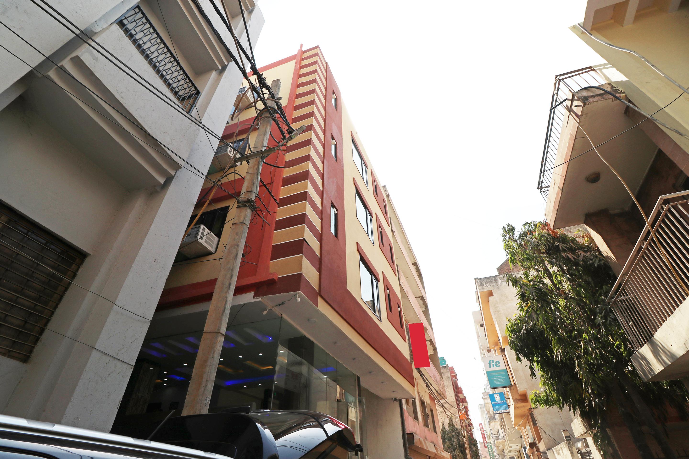 Hotel Oyo 12675 Star New Delhi
