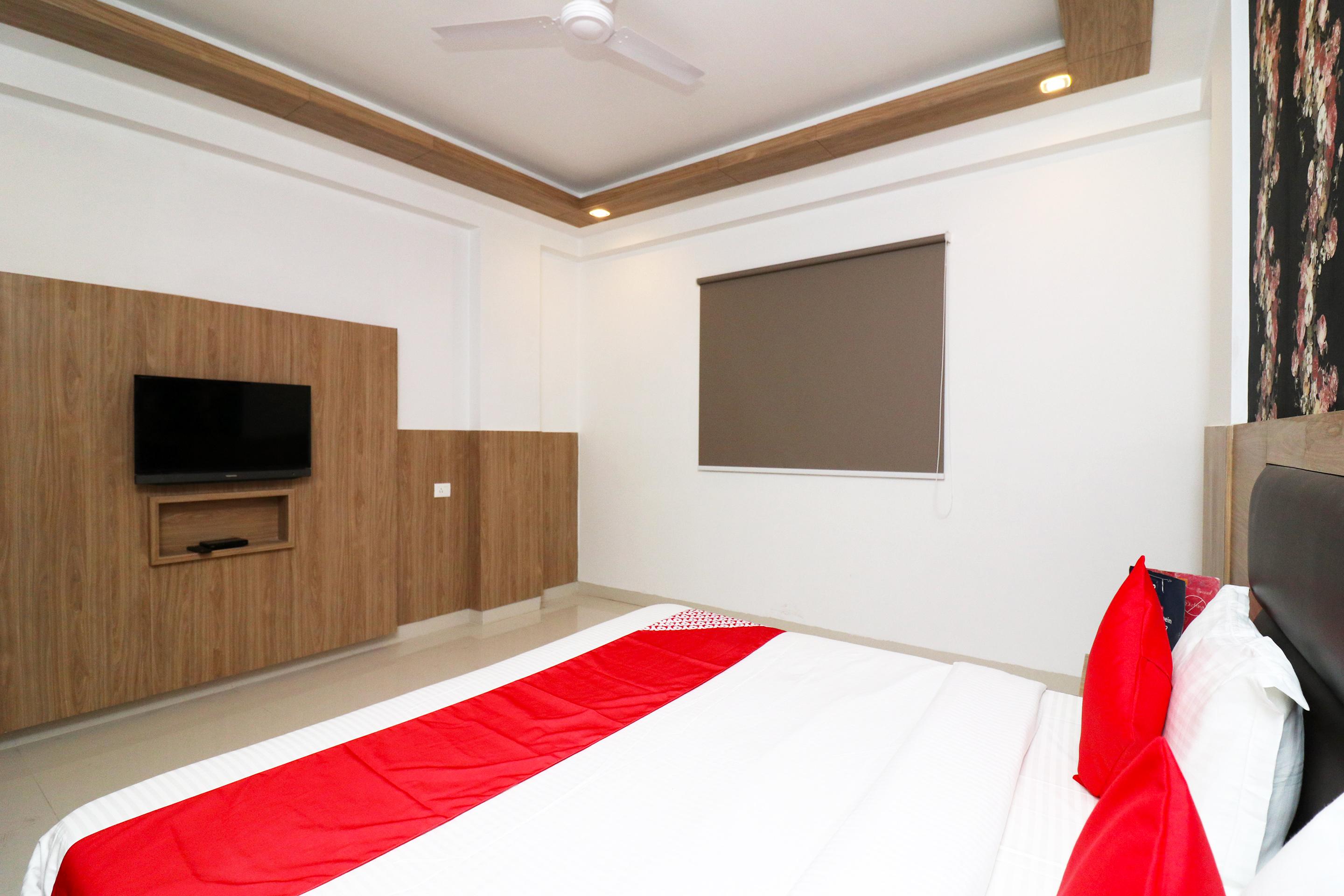 Hotel Capital O 24252 Rove N Salt 3*