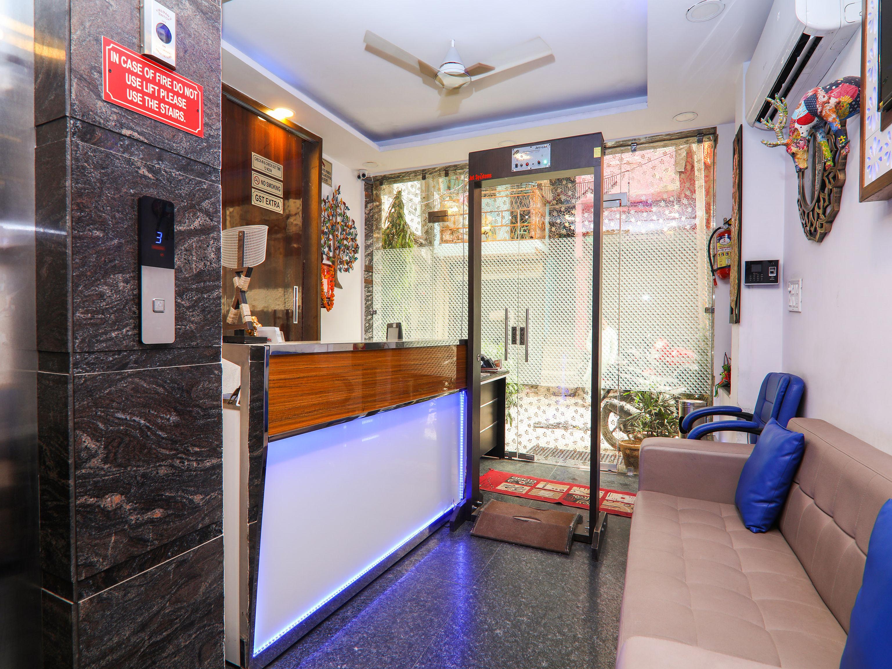 Oyo 15567 India International Sitare New Delhi