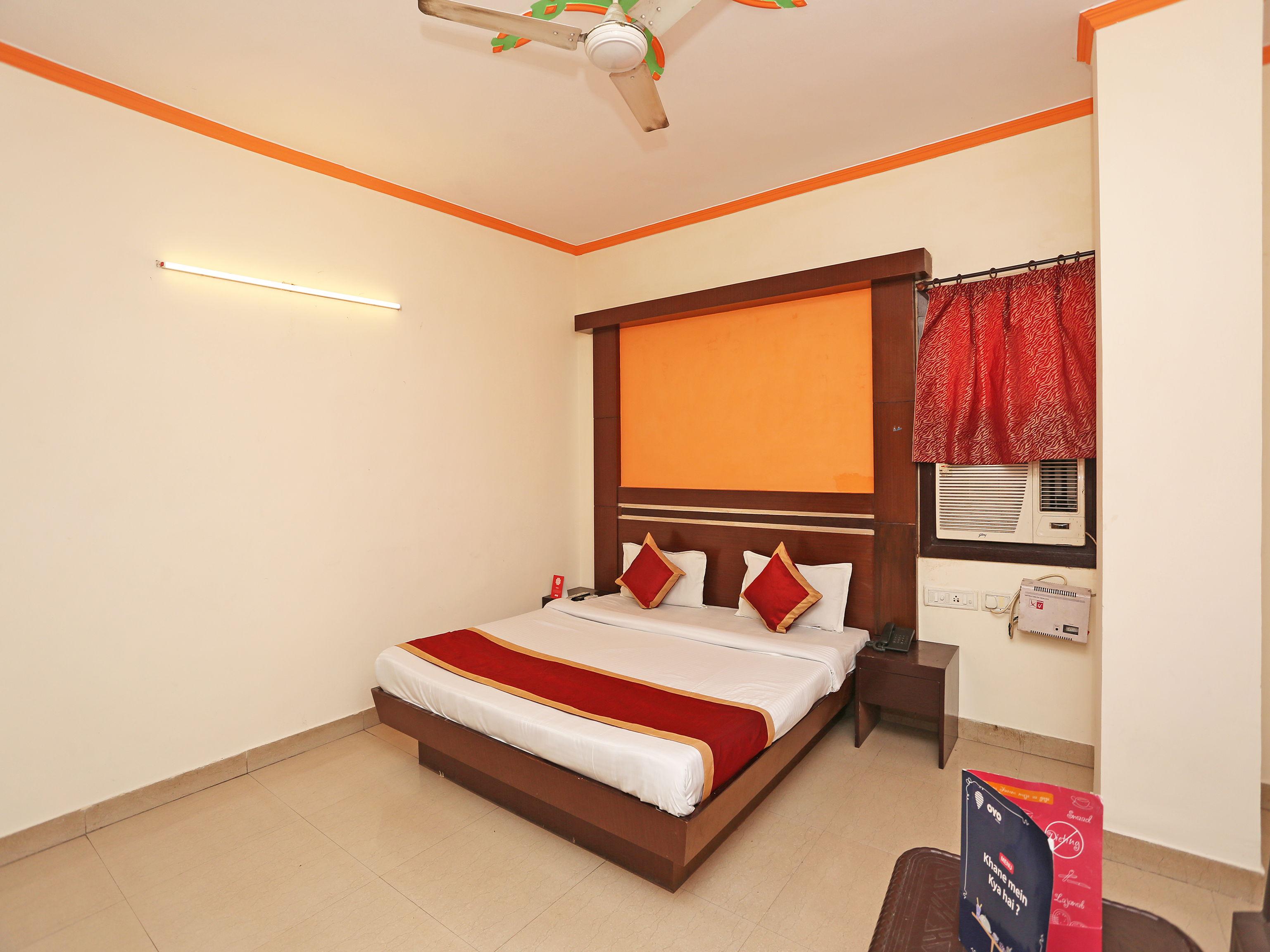Hotel O Aura Palace Deluxe 4*