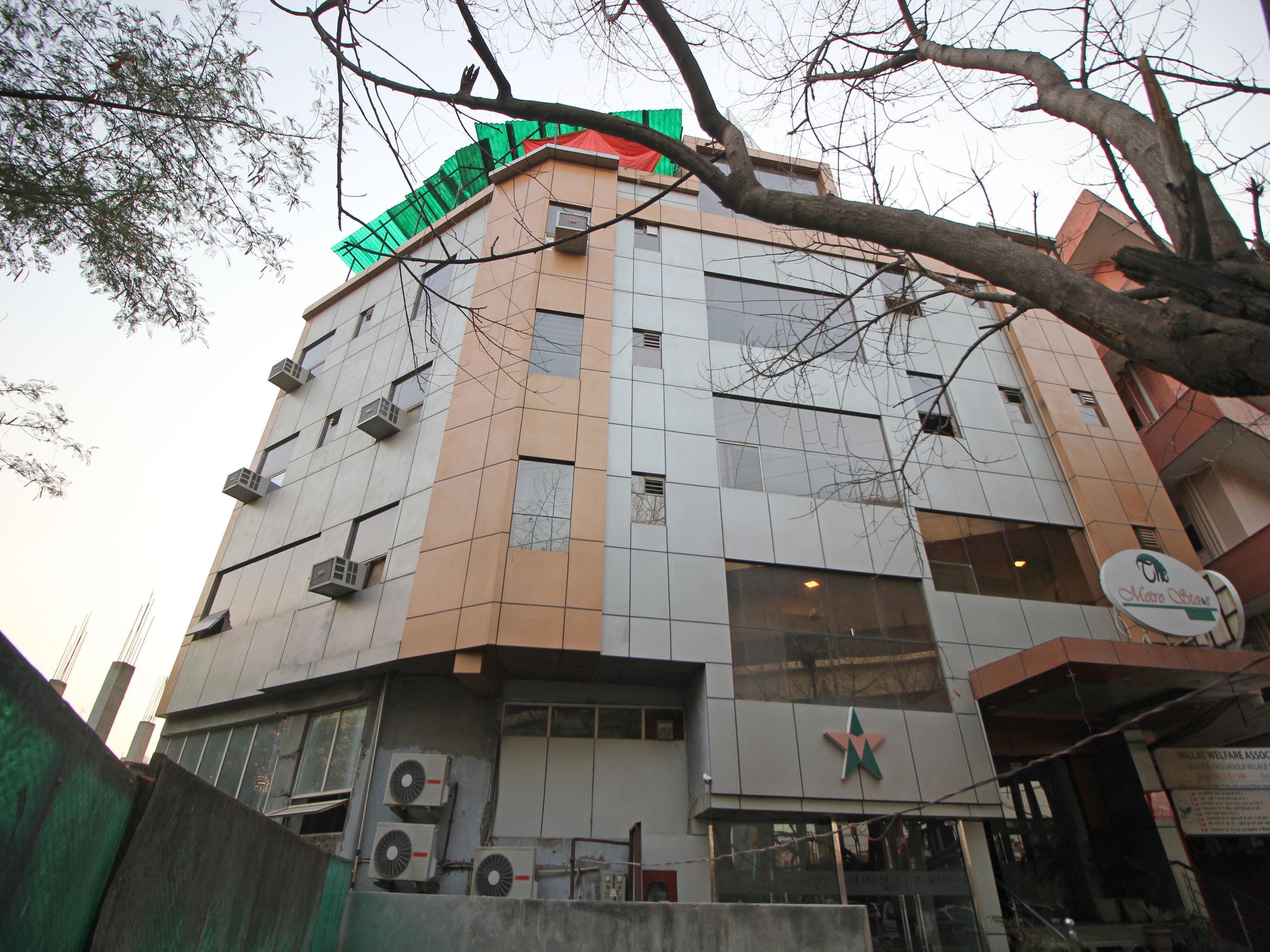 Flagship 9046 Hotel Metro Star