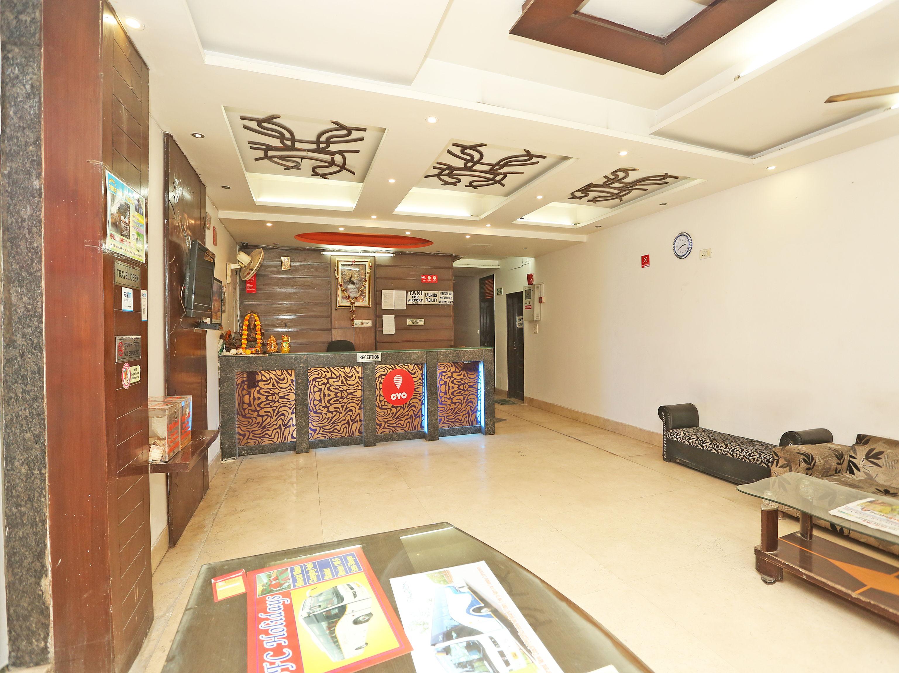 Hotel O Aura Palace Deluxe
