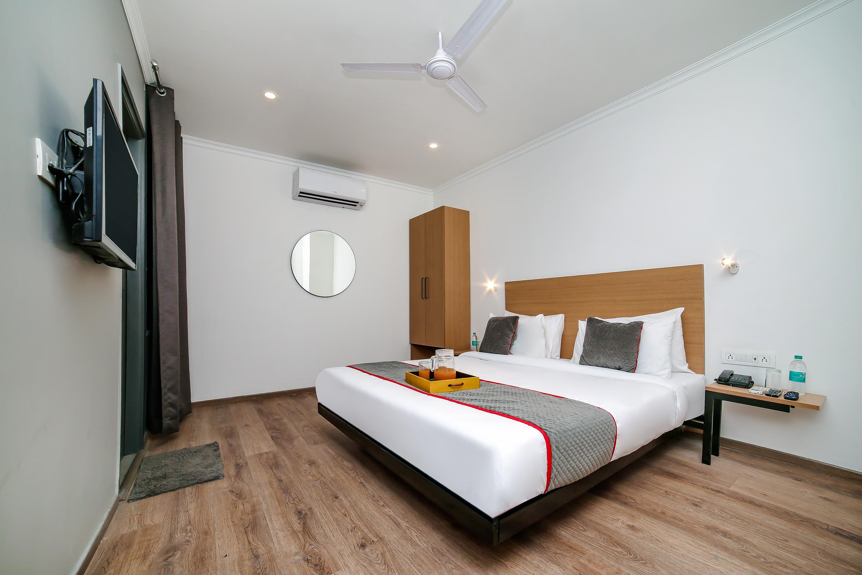 Townhouse Chattarpur Opp. Tivoli Garden Near Chhatarpur Metro Station 4*