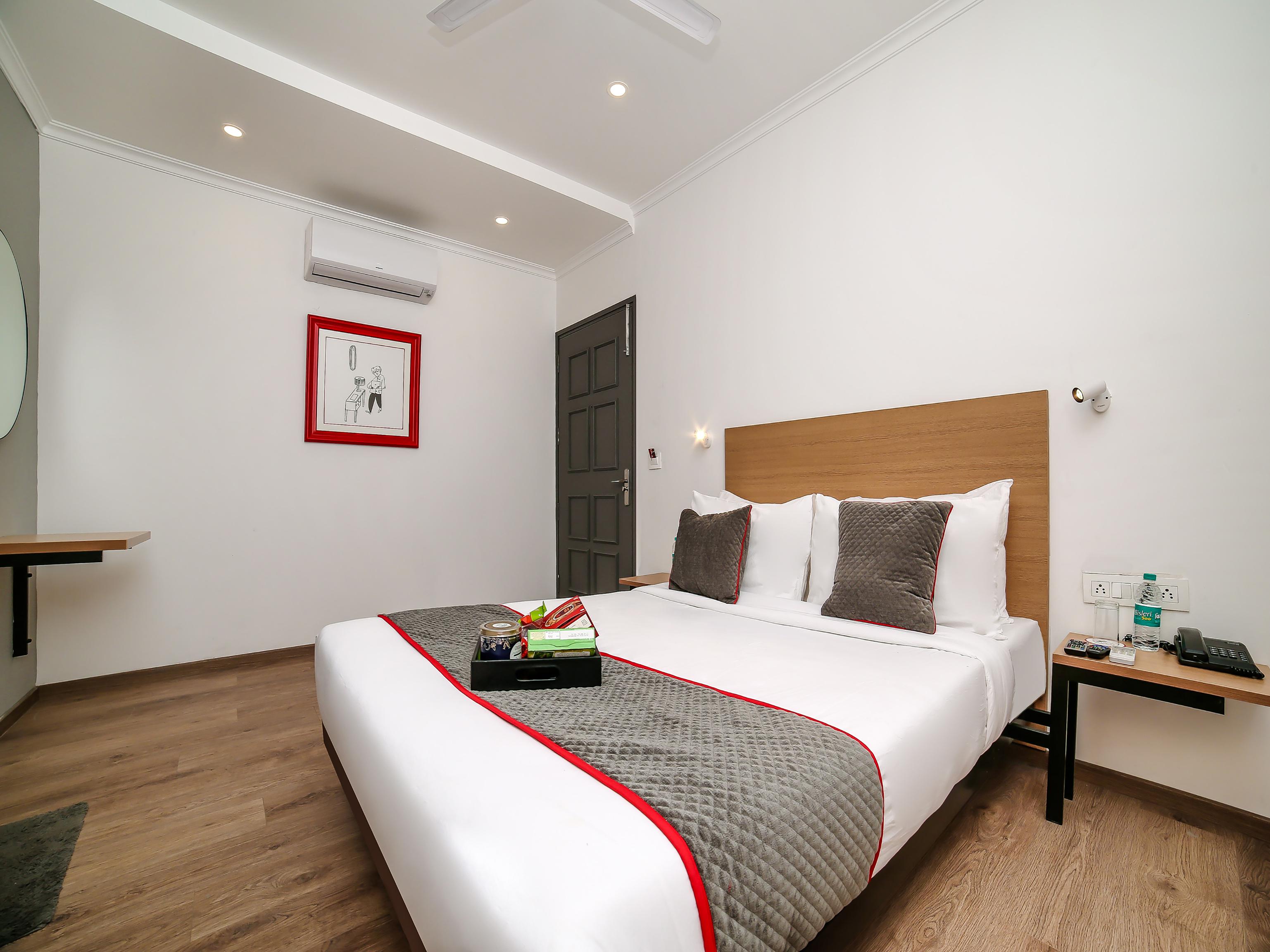 Townhouse Chattarpur Opp. Tivoli Garden Near Chhatarpur Metro Station Hotel 4*