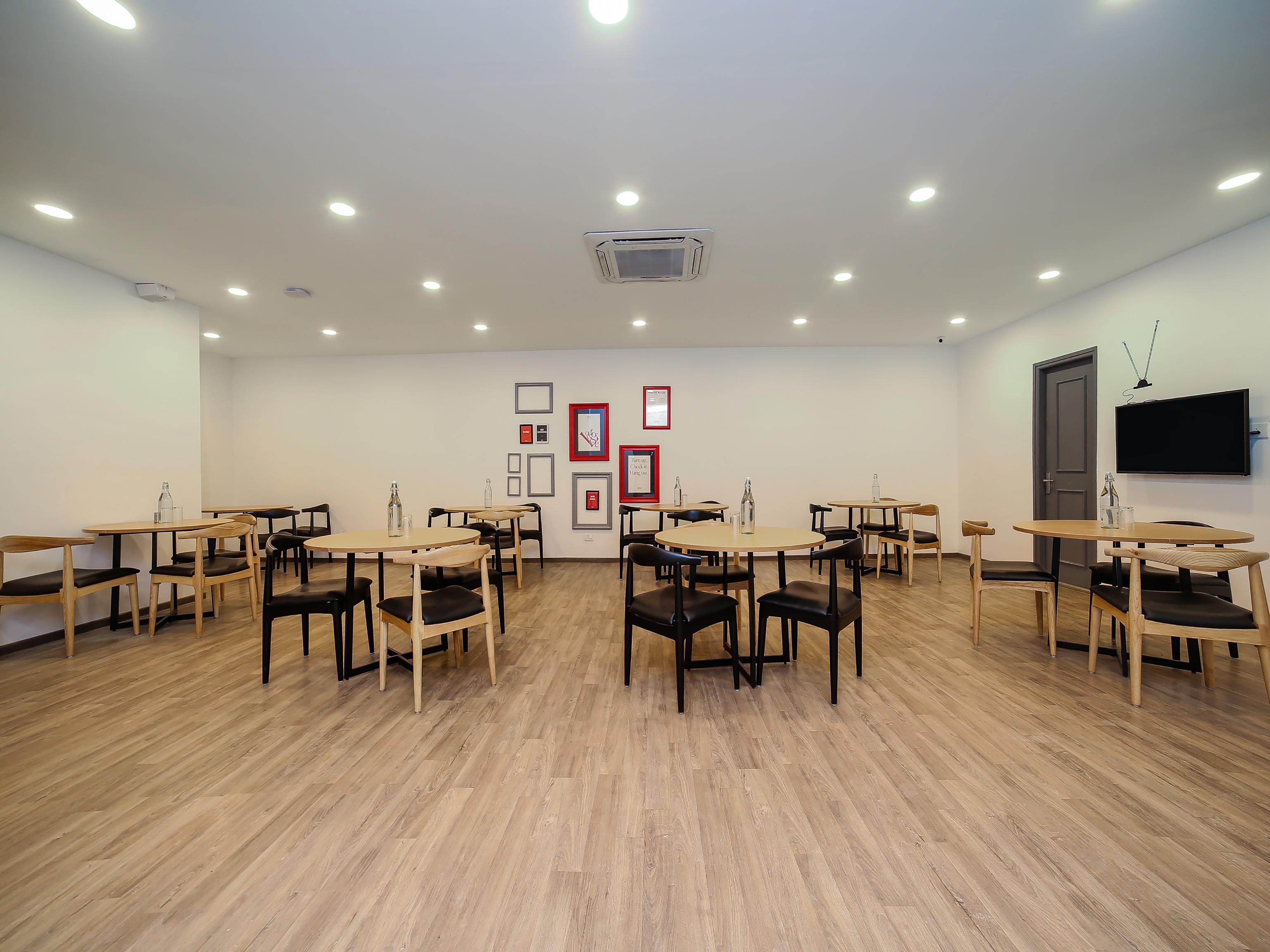 Hotel Townhouse Chattarpur Opp. Tivoli Garden Near Chhatarpur Metro Station