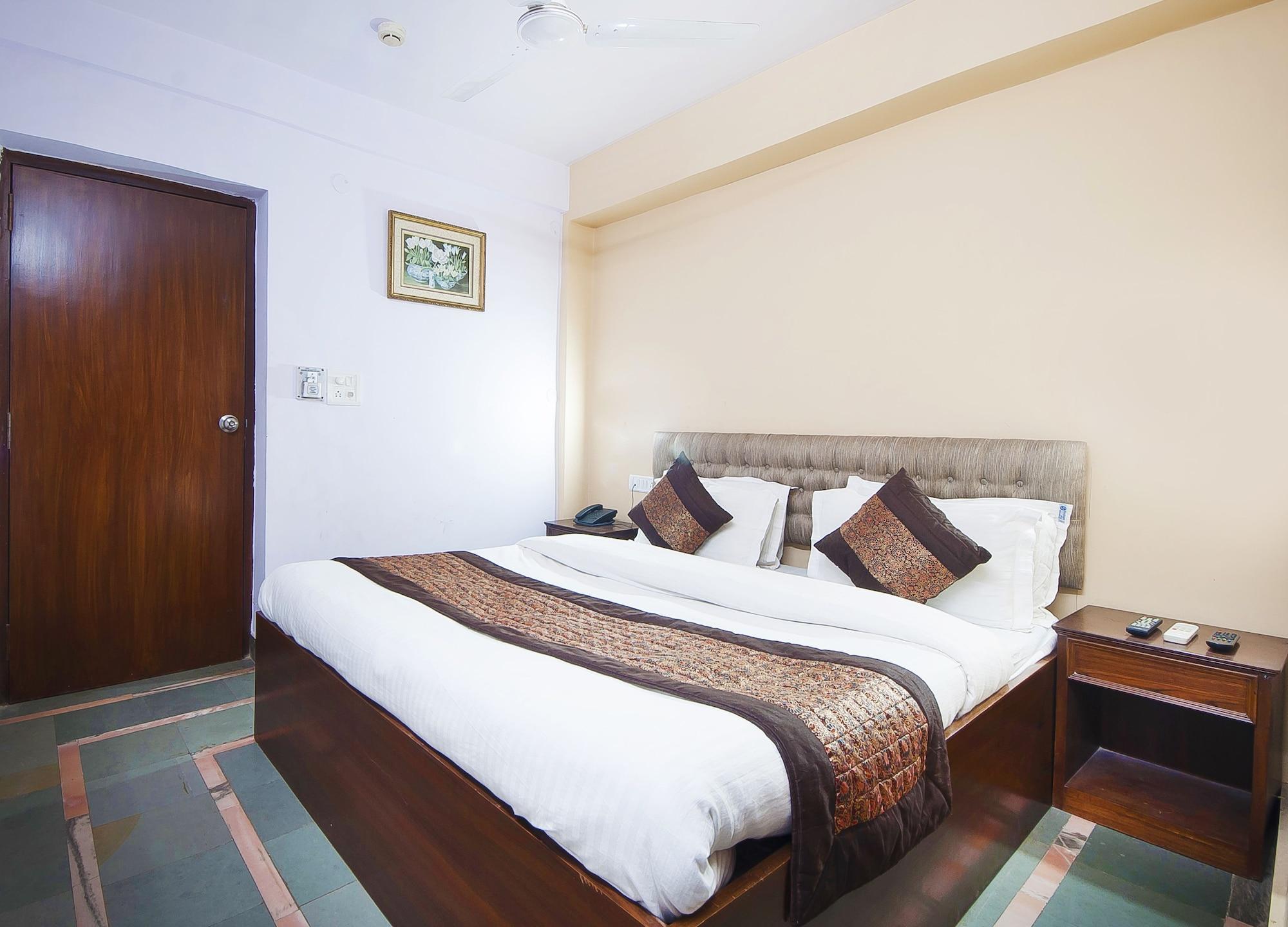 Oyo 15515 Landmark Hotel Delhi (National Capital Territory of India)