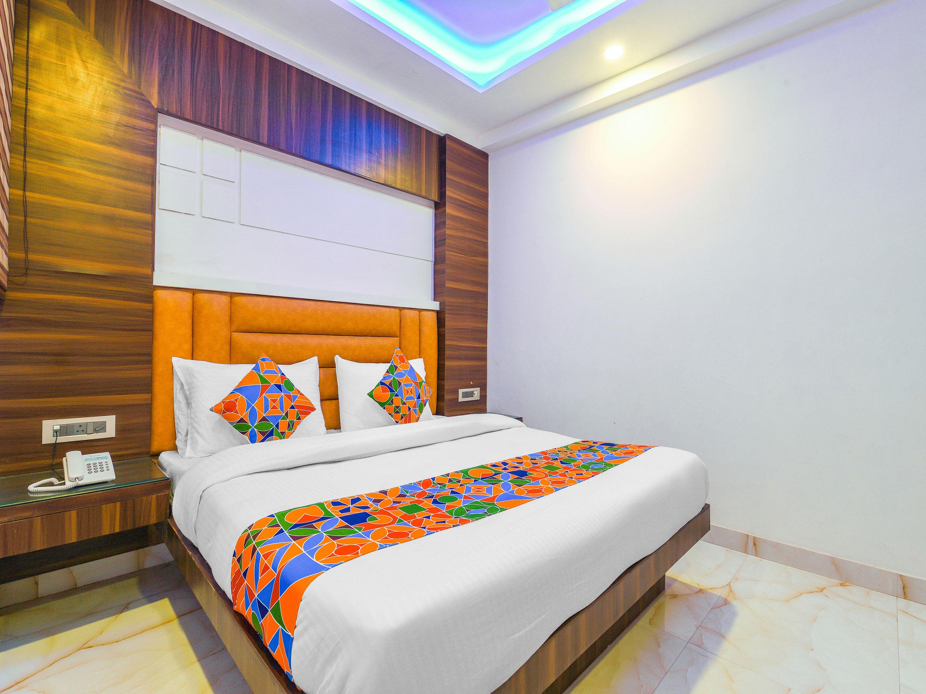 Hotel The Mohit - Railway Station - Paharganj 3*