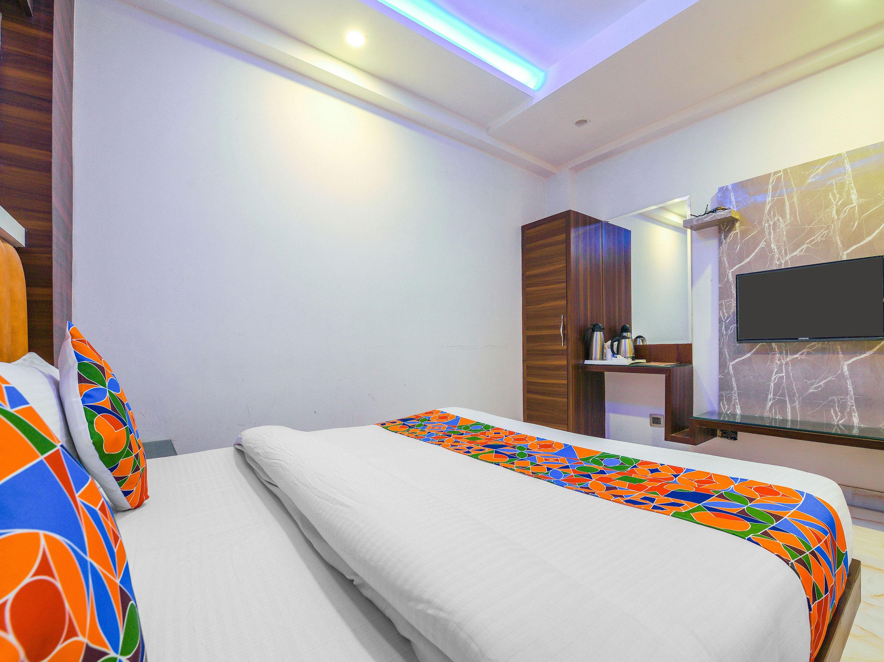 The Mohit - Railway Station - Paharganj Hotel New Delhi