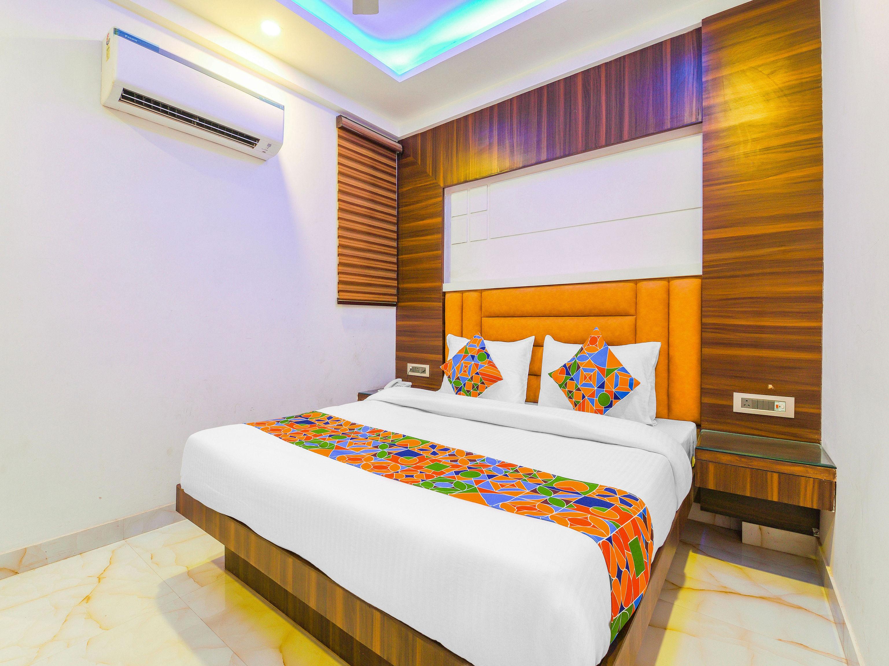 The Mohit - Railway Station - Paharganj Hotel 3*
