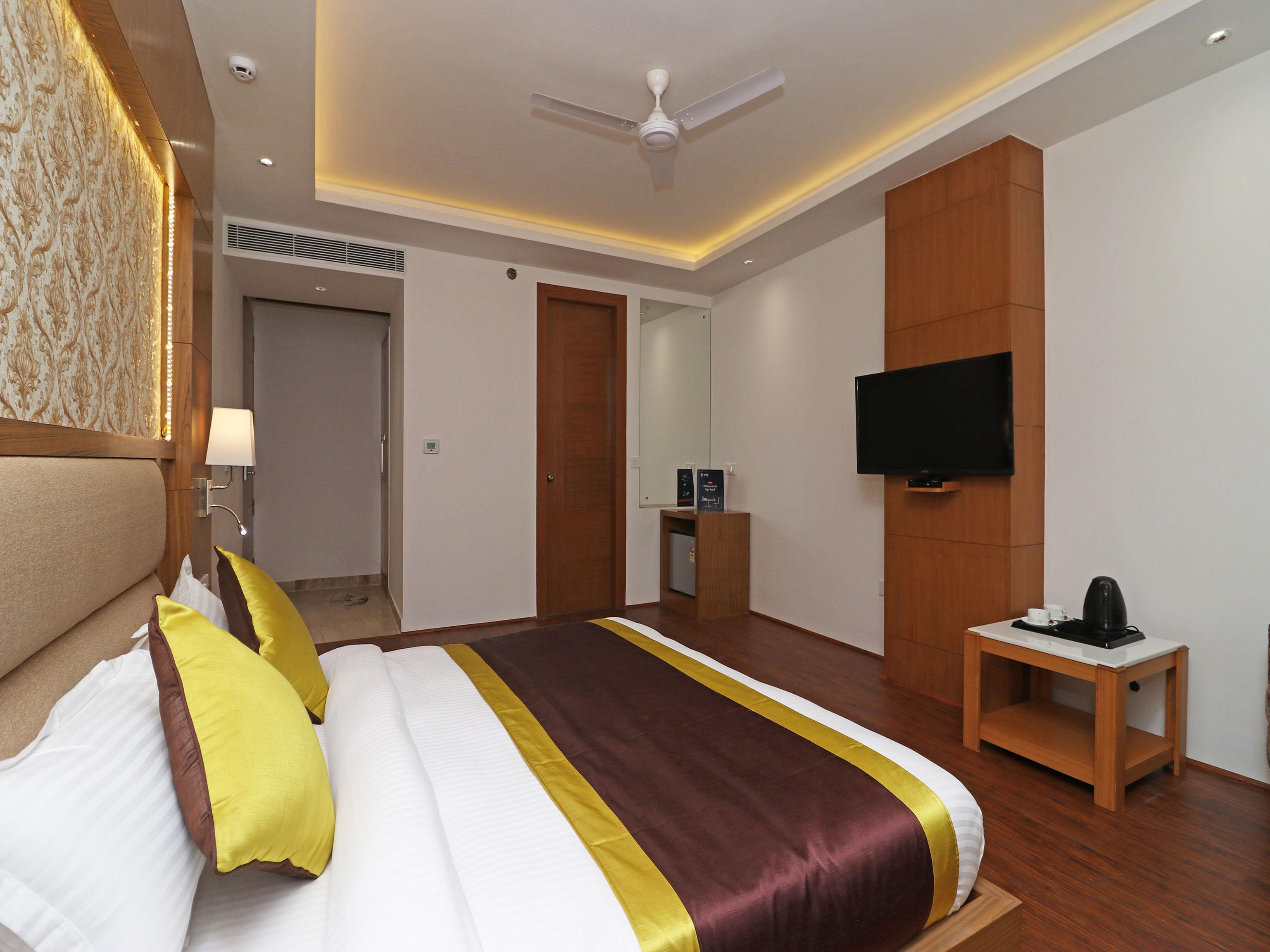 Capital O 10824 Star Hotel 2*