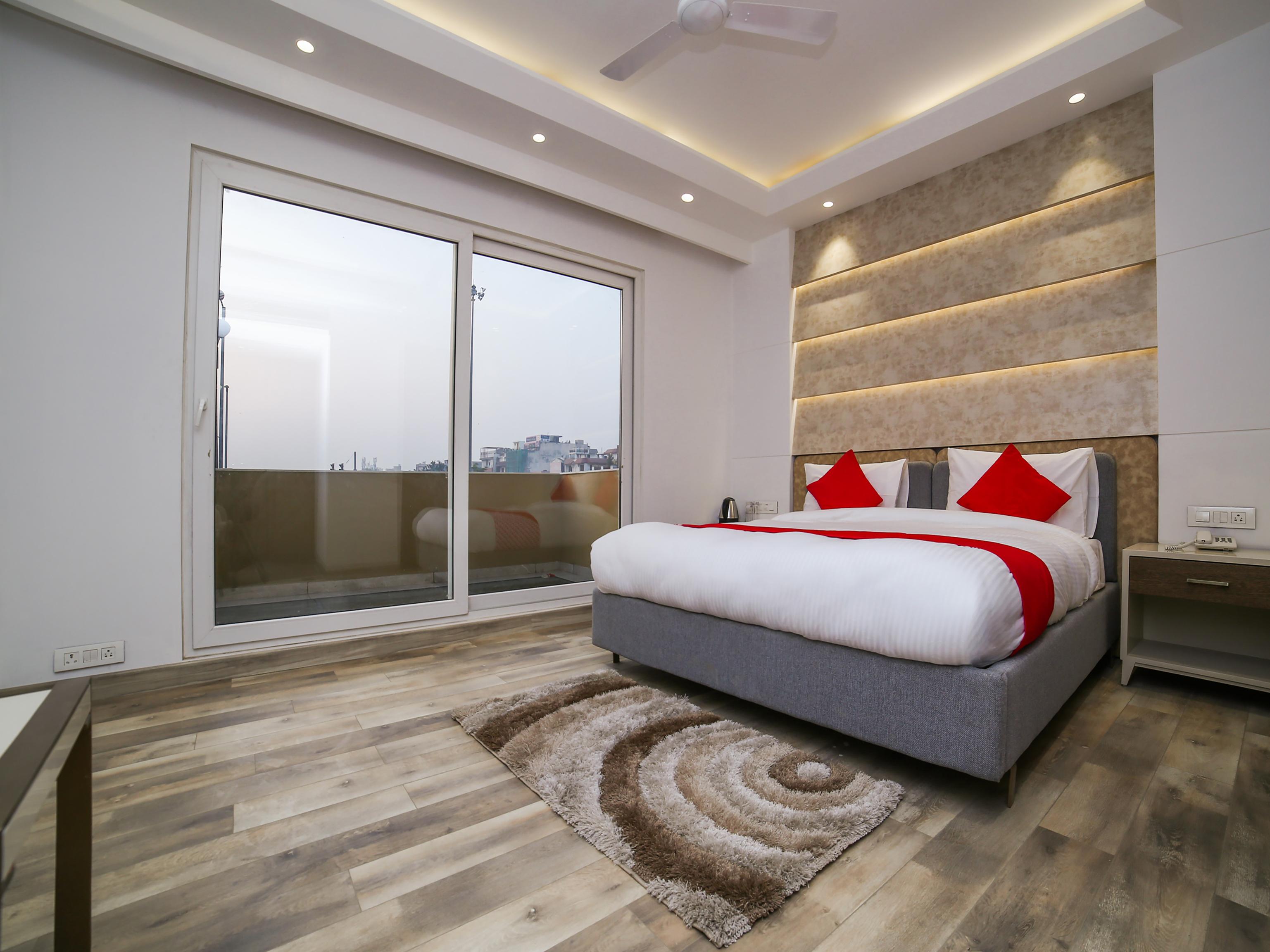 Townhouse Oak Dev Palace