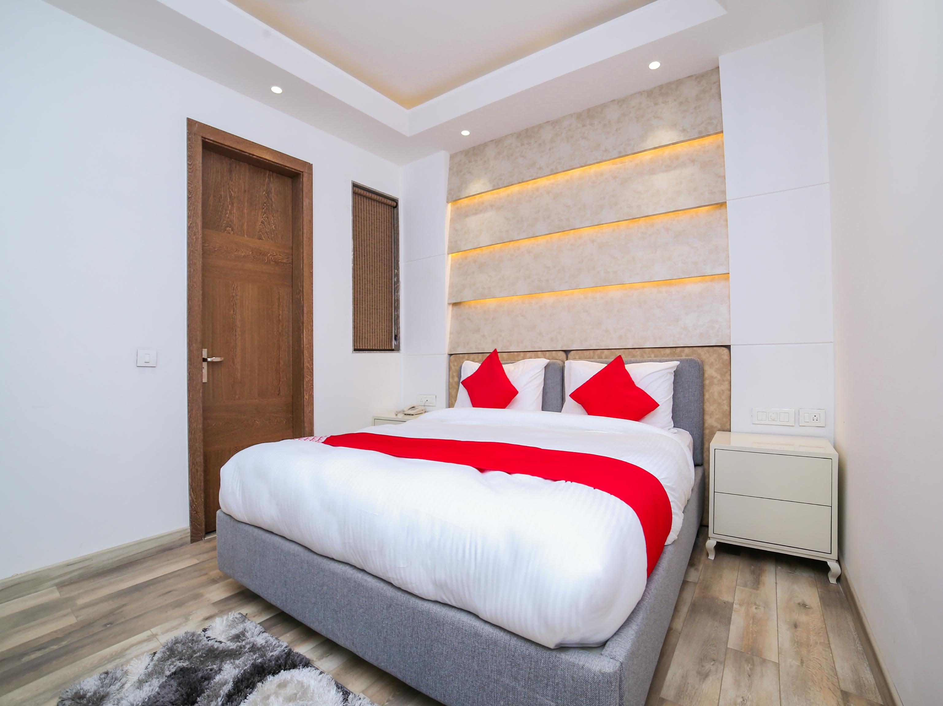 Hotel Townhouse Oak Dev Palace 4*