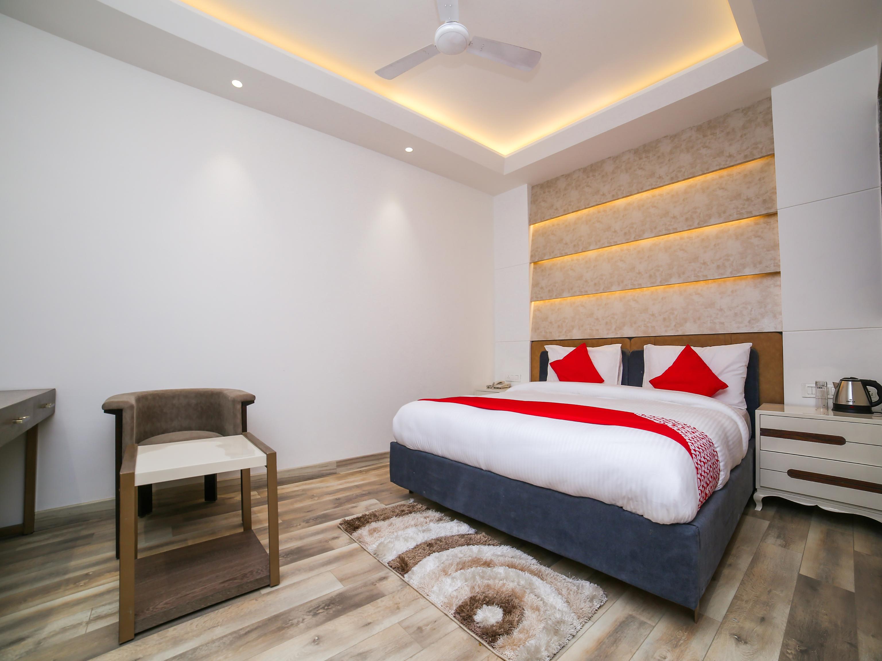 Townhouse Oak Dev Palace