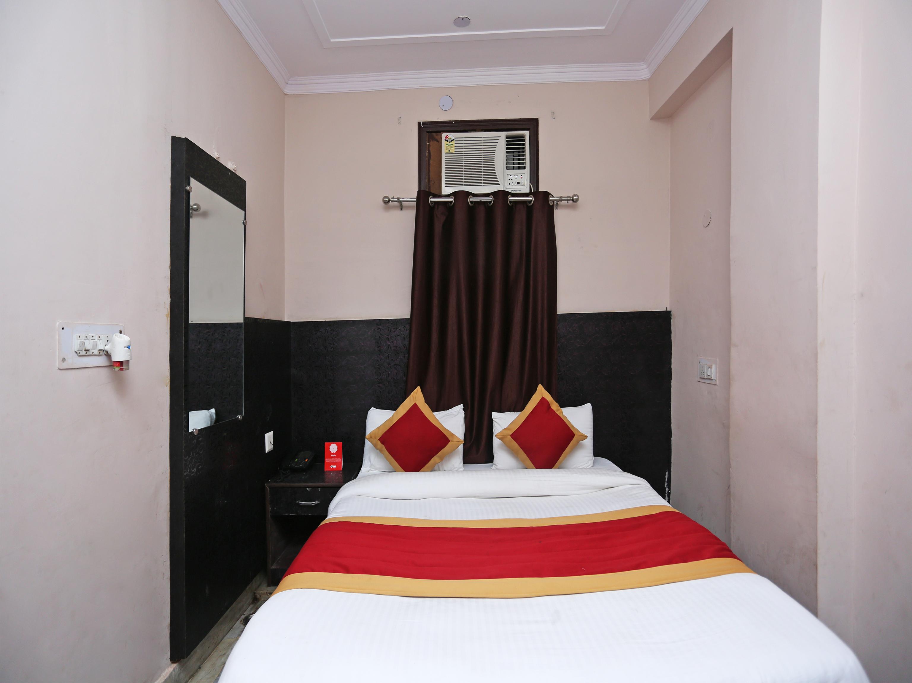 Oyo 11972 Nirvana Residency Hotel