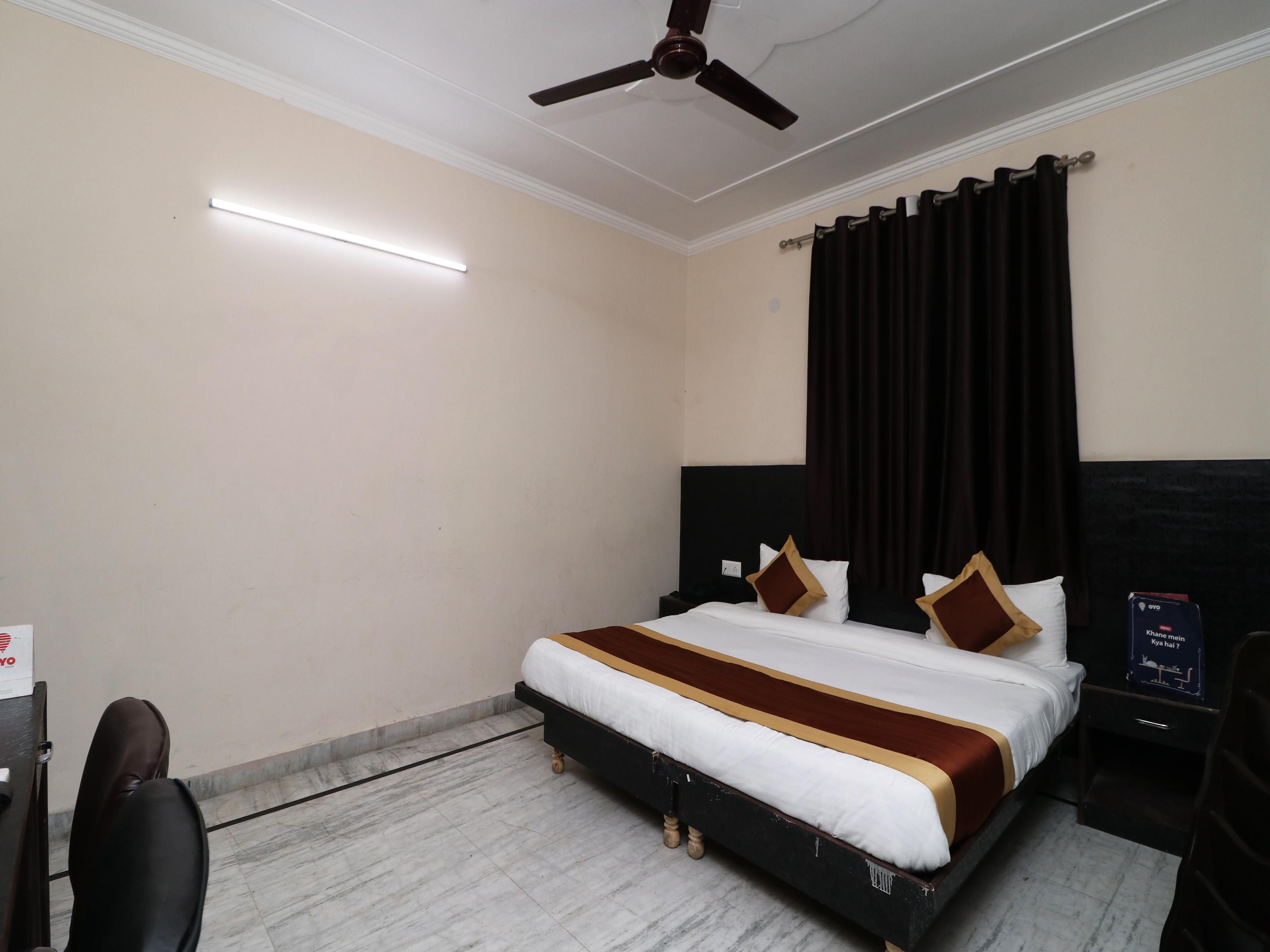 Oyo 11972 Nirvana Residency Hotel New Delhi