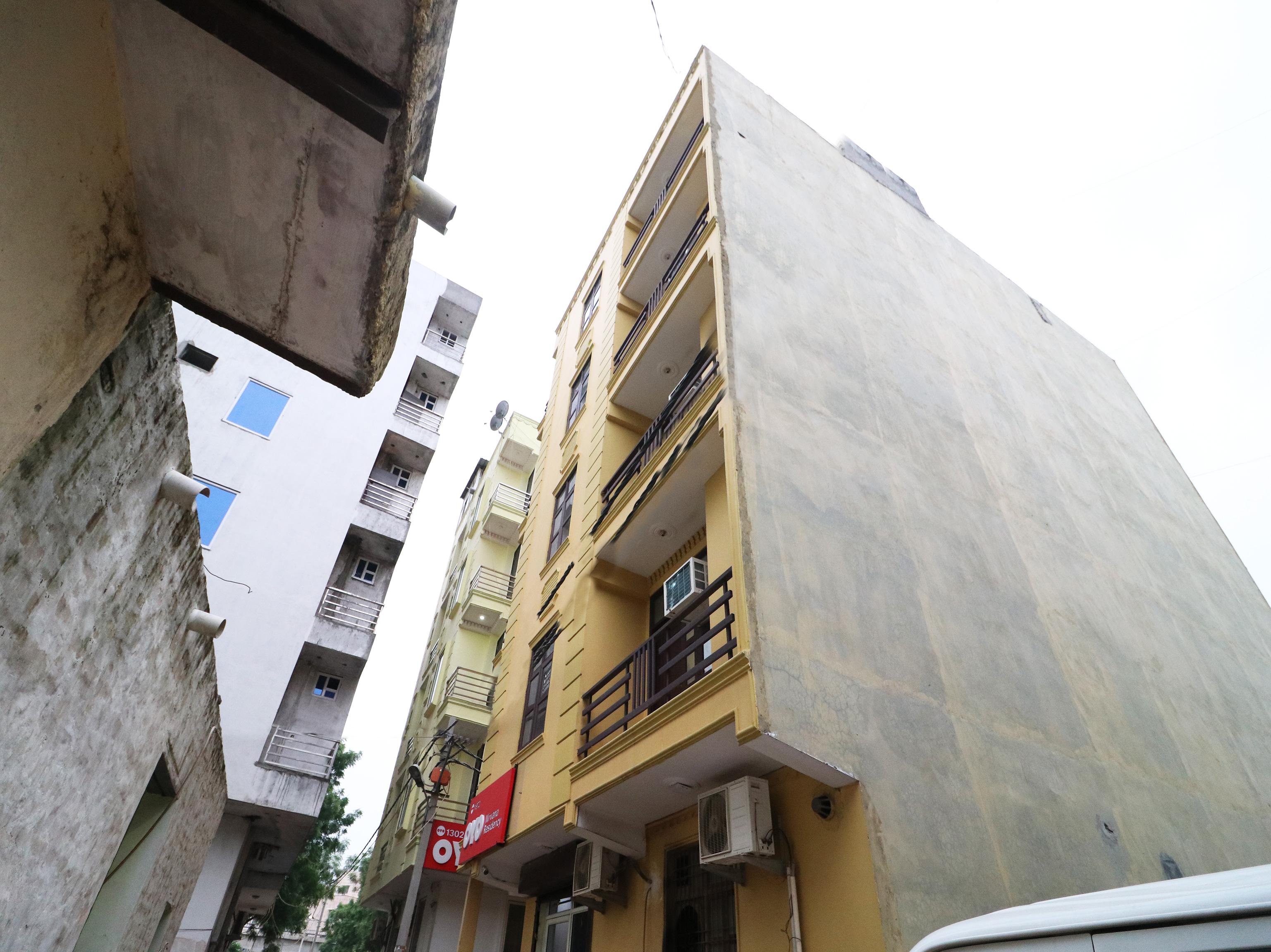 Oyo 11972 Nirvana Residency New Delhi