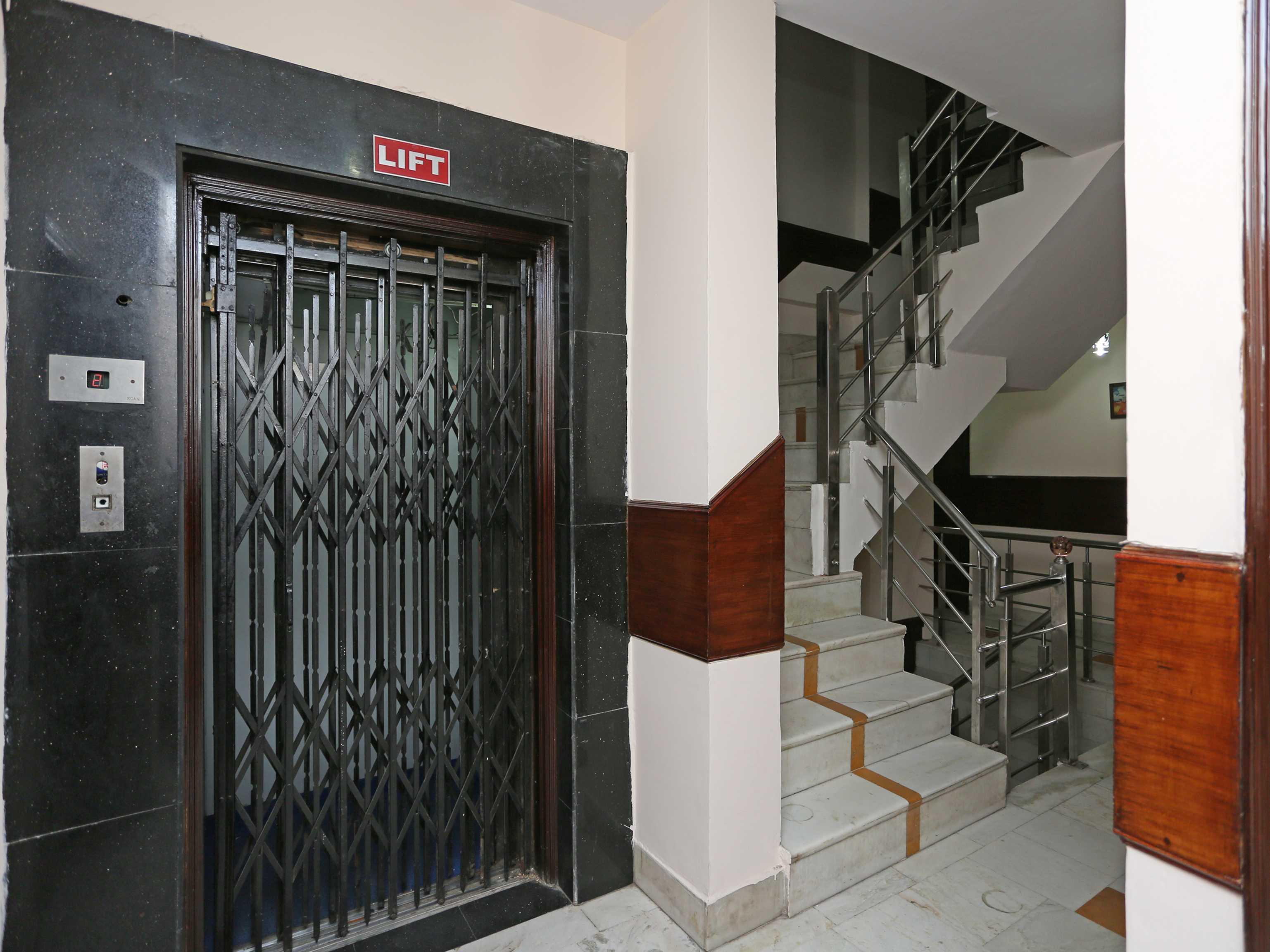 Hotel O Gold Palace Nova Deli
