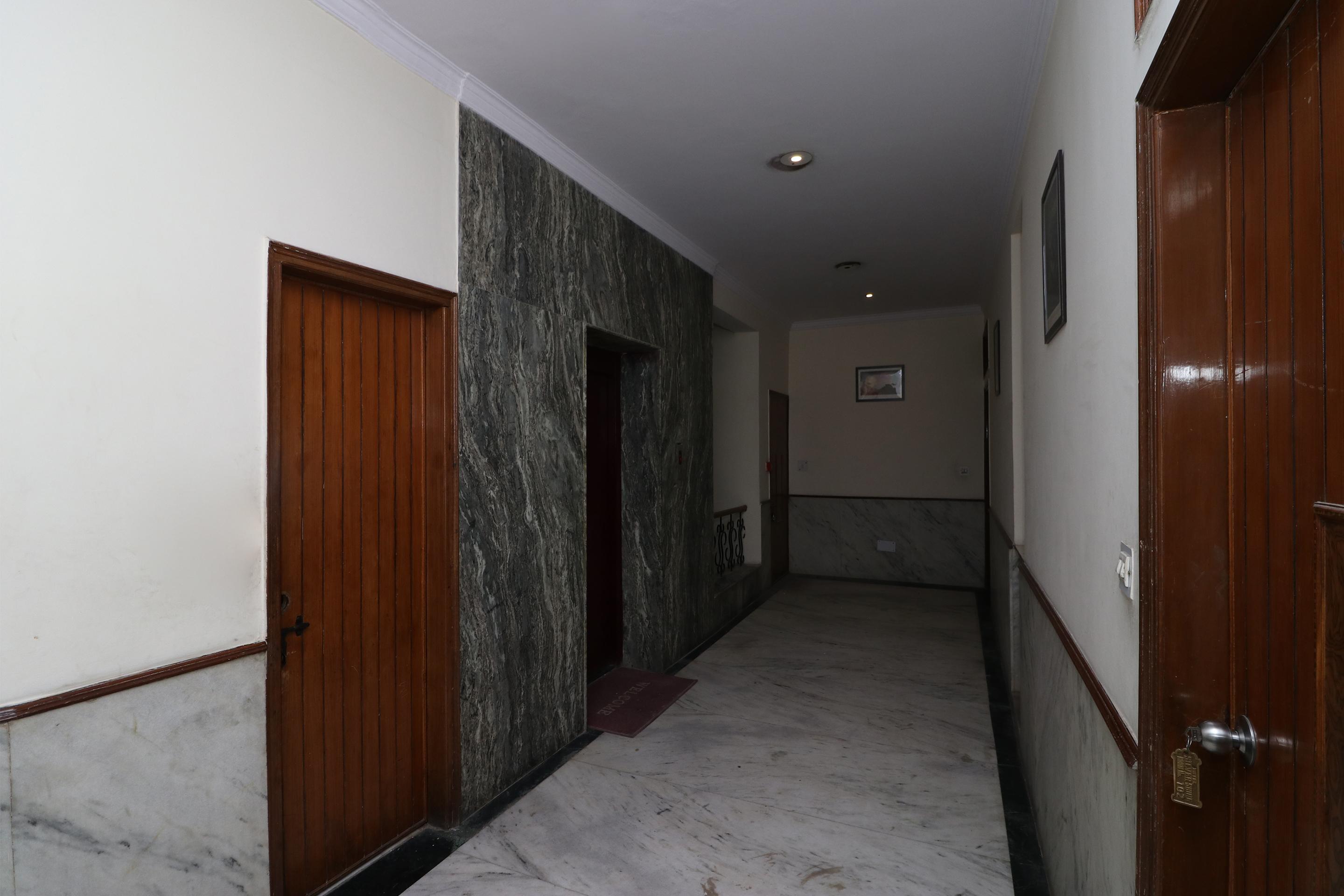 Adb Silver Shine Hotel New Delhi
