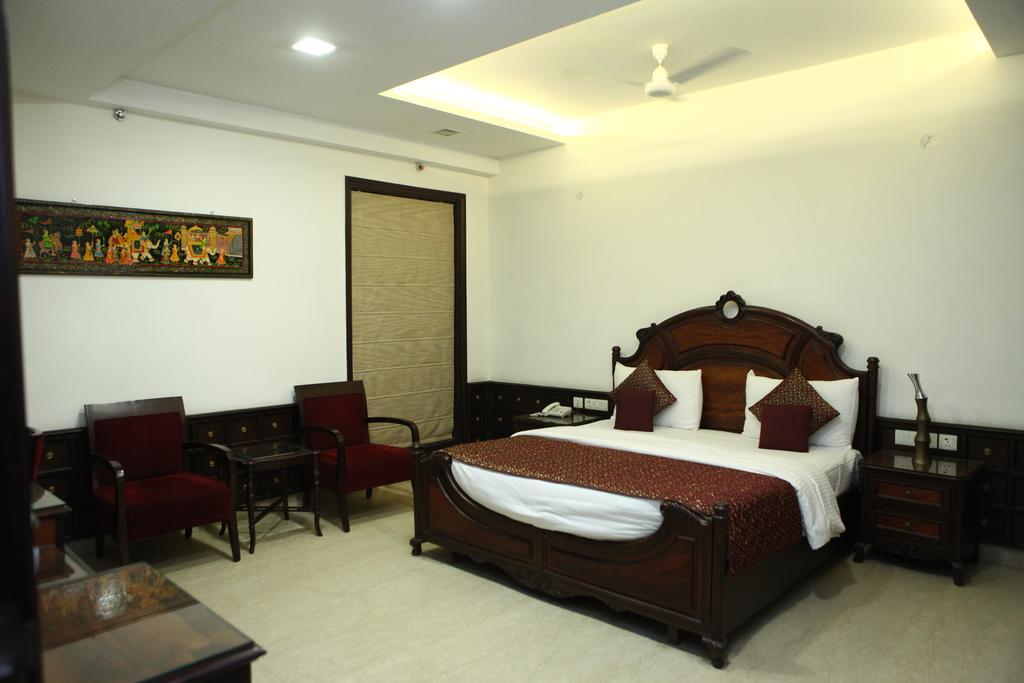Lavish Inn