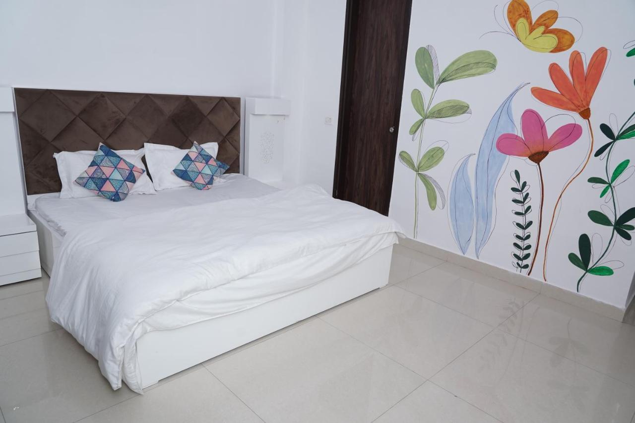 Guest house Own New Delhi