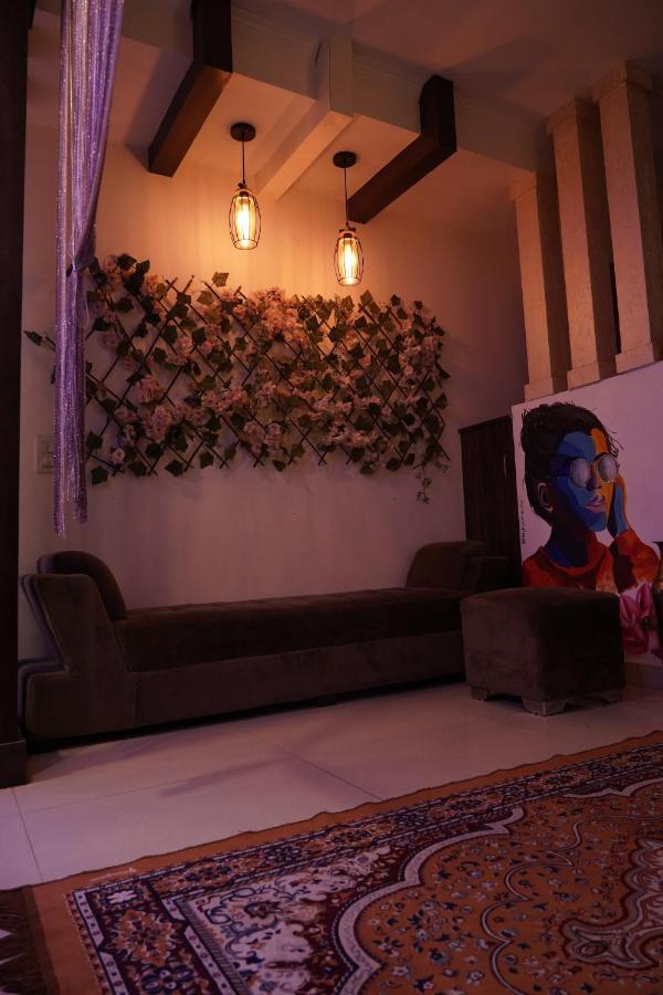 Guest house Own New Delhi