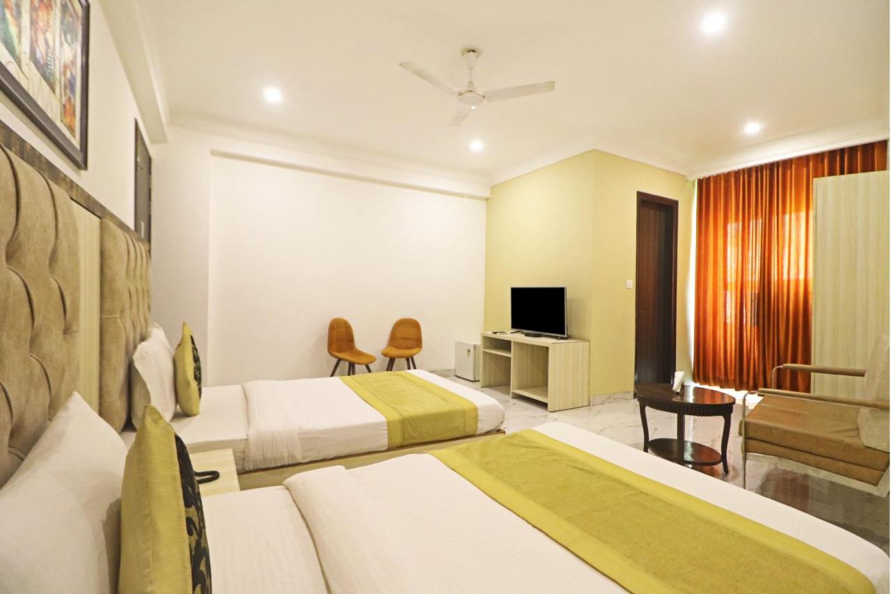 Almora Near Delhi Airport 3* Nova Deli