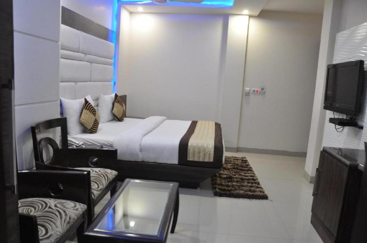 Gaurganga - 200 Meters From Railway Station 'the Newly Ambience Built' Hotel 3*