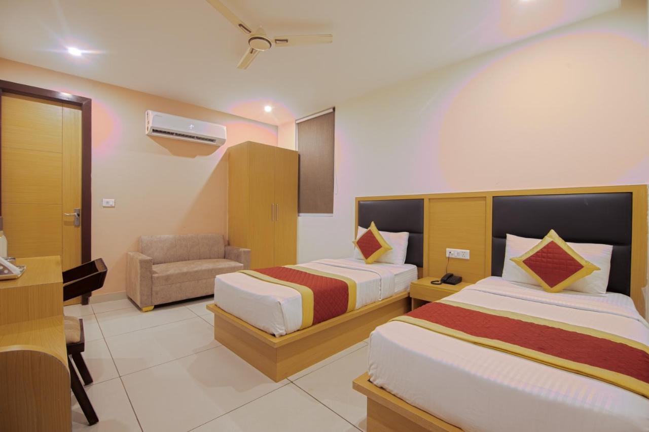 Del By F9 - Near Igi Airport Hotel 3*