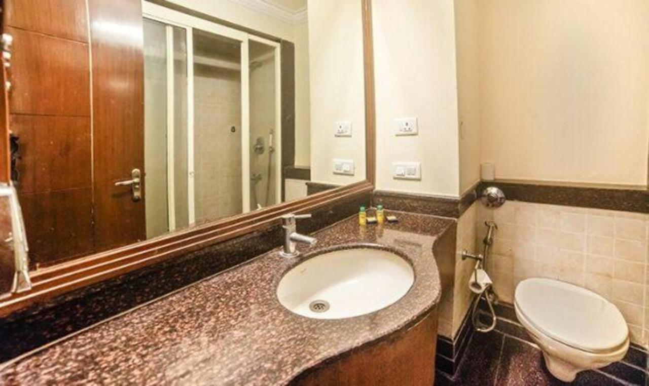 Hotel Fabhotel Bmk Grand New Delhi