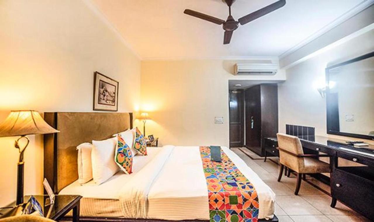 Fabhotel Bmk Grand Hotel